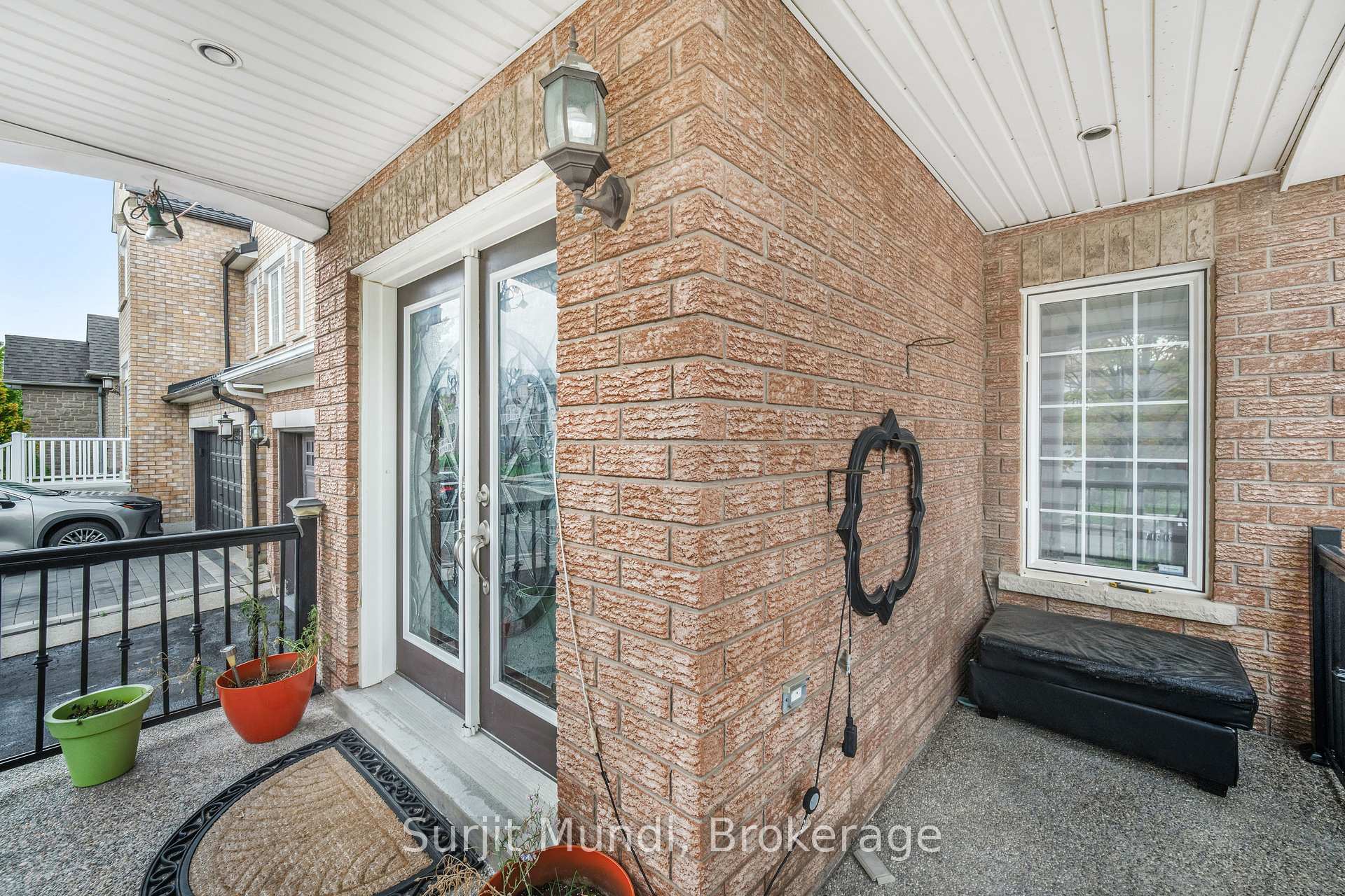 Photo 7 of 21 Amboise Crescent, Brampton, Fletcher's Meadow — HOMEH