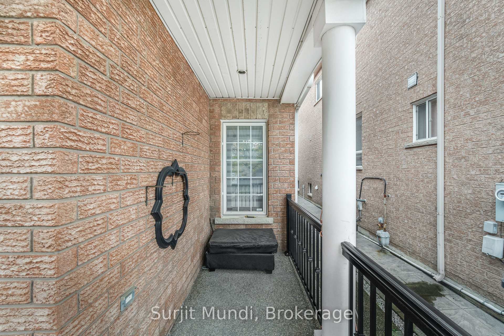 Photo 8 of 21 Amboise Crescent, Brampton, Fletcher's Meadow — HOMEH
