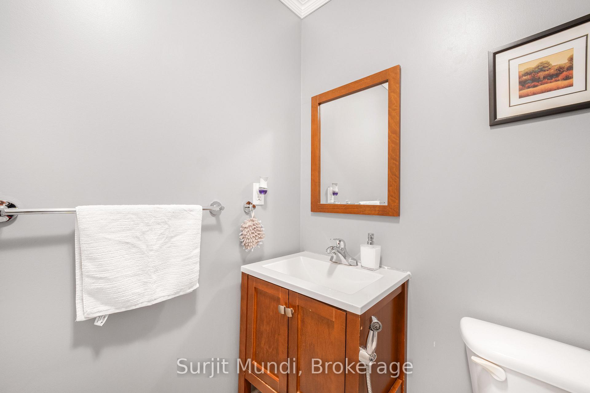 Photo 15 of 21 Amboise Crescent, Brampton, Fletcher's Meadow — HOMEH
