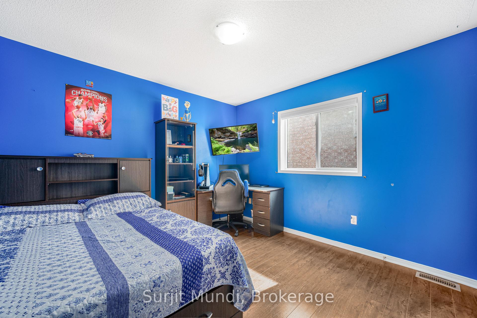 Photo 24 of 21 Amboise Crescent, Brampton, Fletcher's Meadow — HOMEH