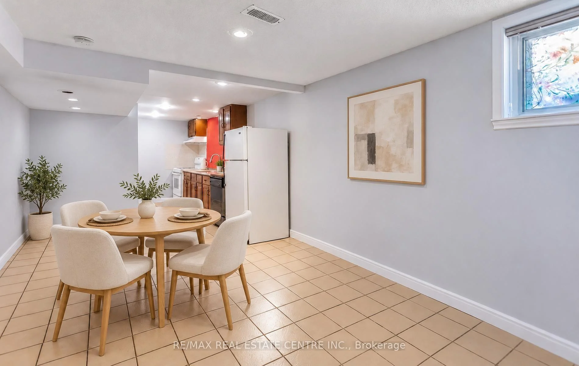 Photo 6 of 302 Southview Road, Oakville, West — HOMEH
