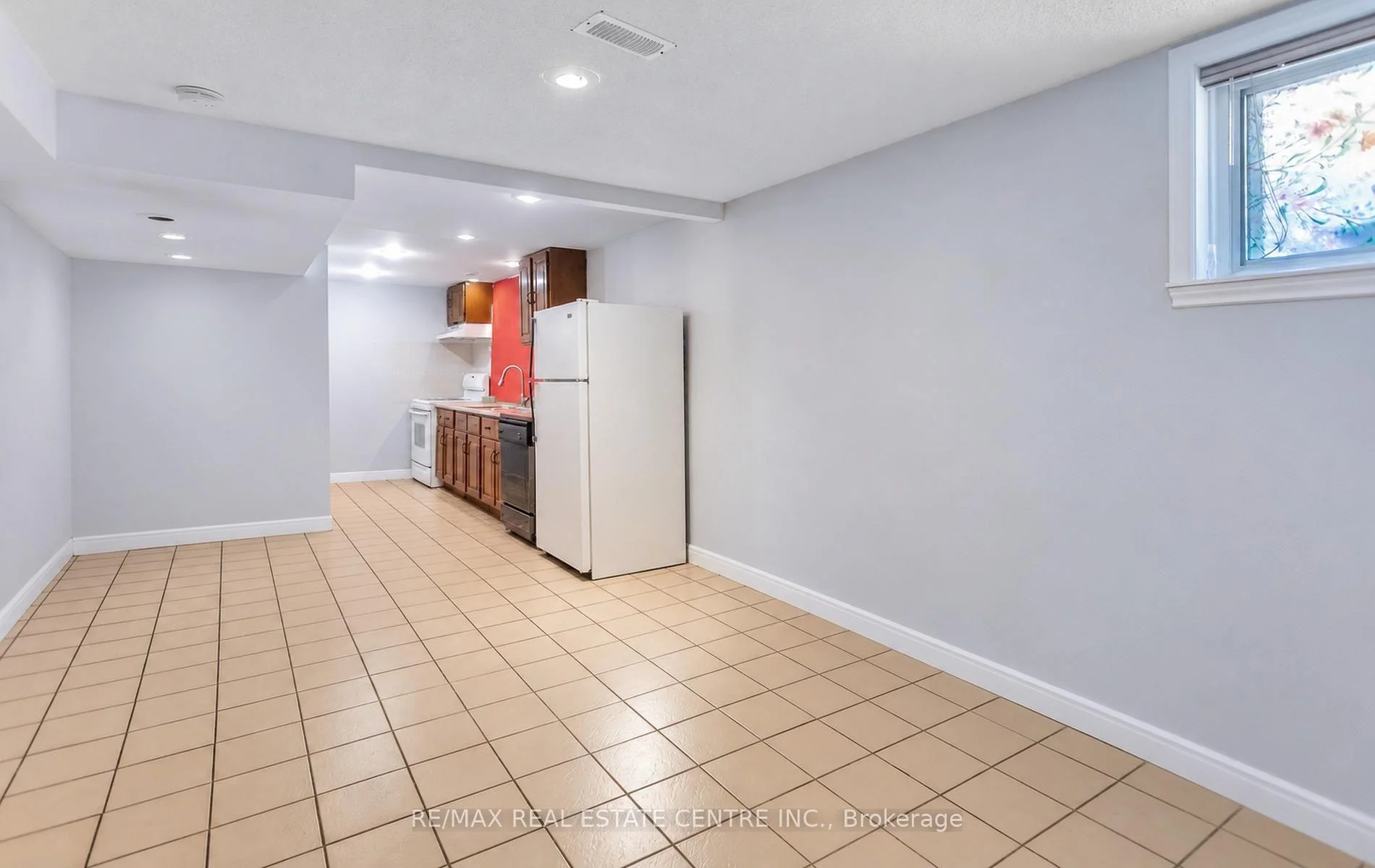 Photo 7 of 302 Southview Road, Oakville, West — HOMEH