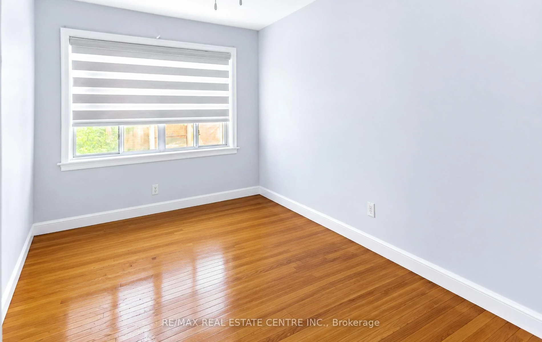 Photo 16 of 302 Southview Road, Oakville, West — HOMEH