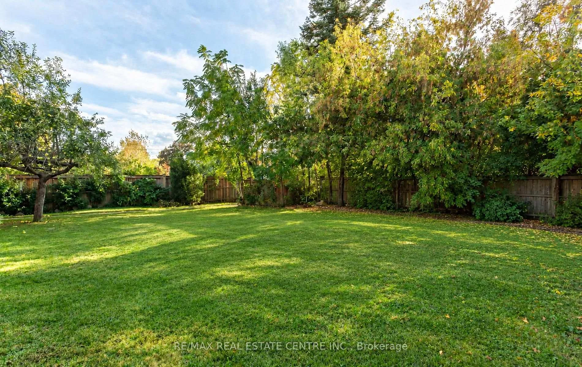 Photo 24 of 302 Southview Road, Oakville, West — HOMEH