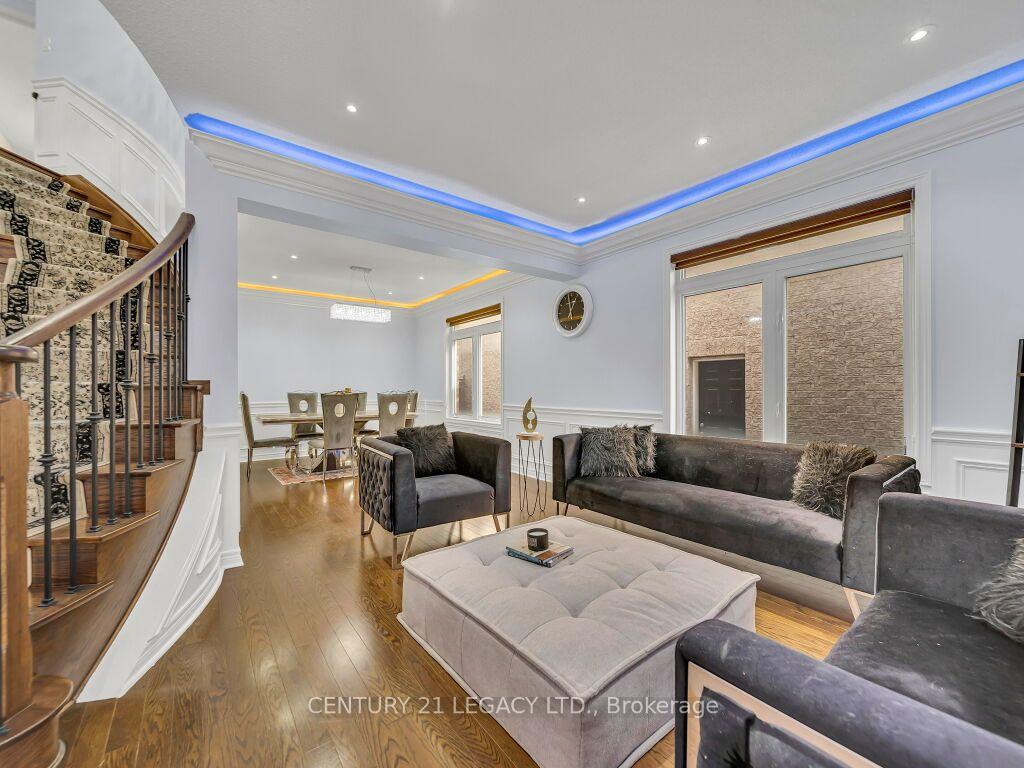 Photo 8 of 20 Wardsville Drive W, Brampton, Bram West — HOMEH