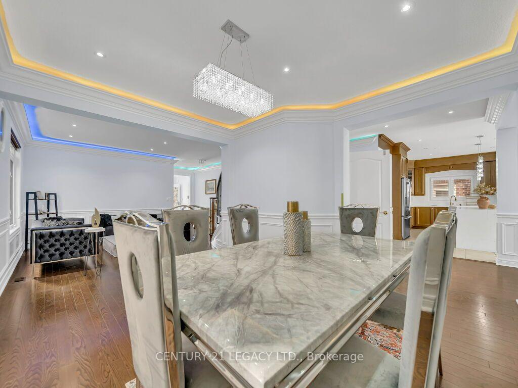 Photo 10 of 20 Wardsville Drive W, Brampton, Bram West — HOMEH