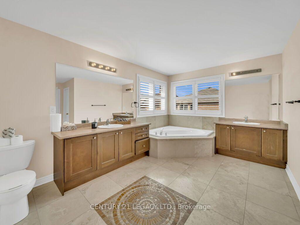 Photo 15 of 20 Wardsville Drive W, Brampton, Bram West — HOMEH