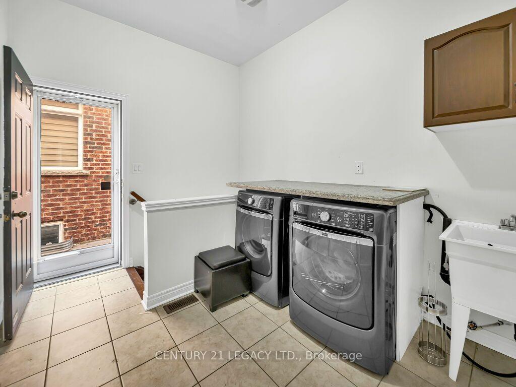 Photo 22 of 20 Wardsville Drive W, Brampton, Bram West — HOMEH