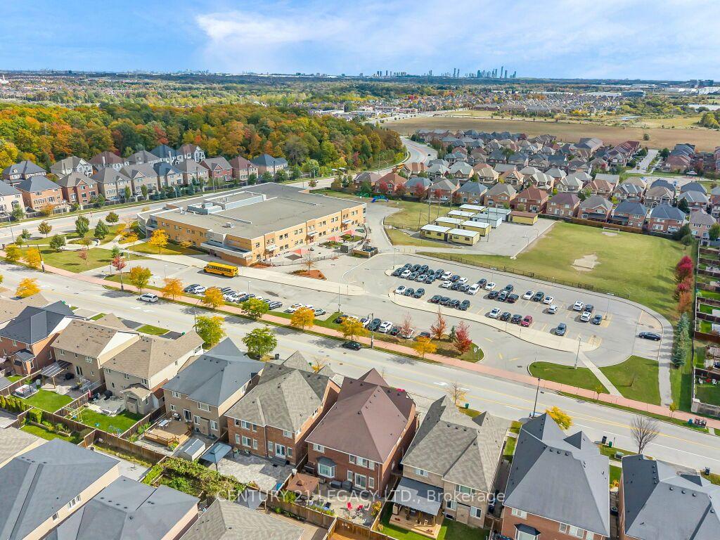 Photo 32 of 20 Wardsville Drive W, Brampton, Bram West — HOMEH
