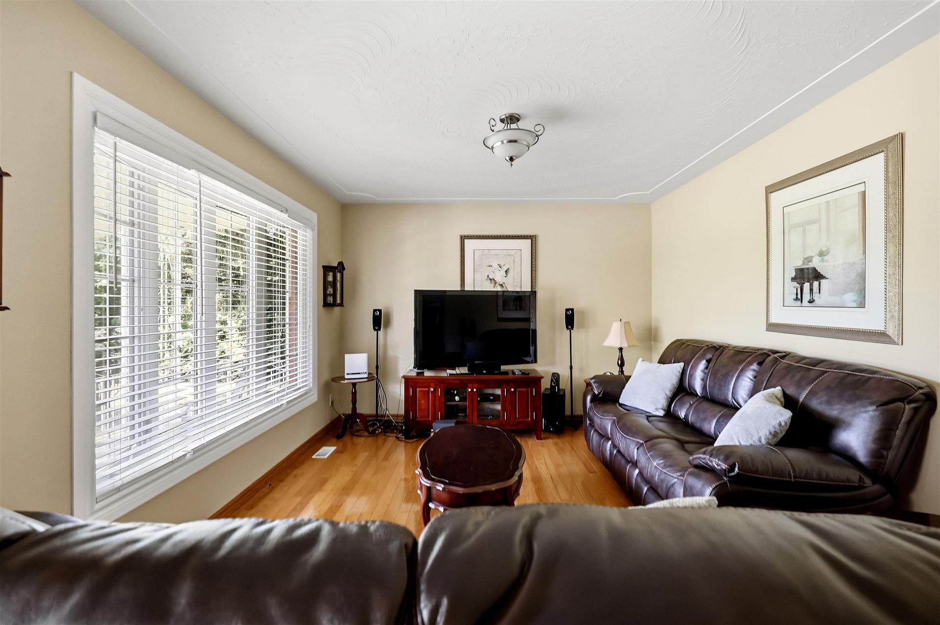 Photo 5 of 382 Nixon Road, Sault Ste Marie, Ward 5 — HOMEH