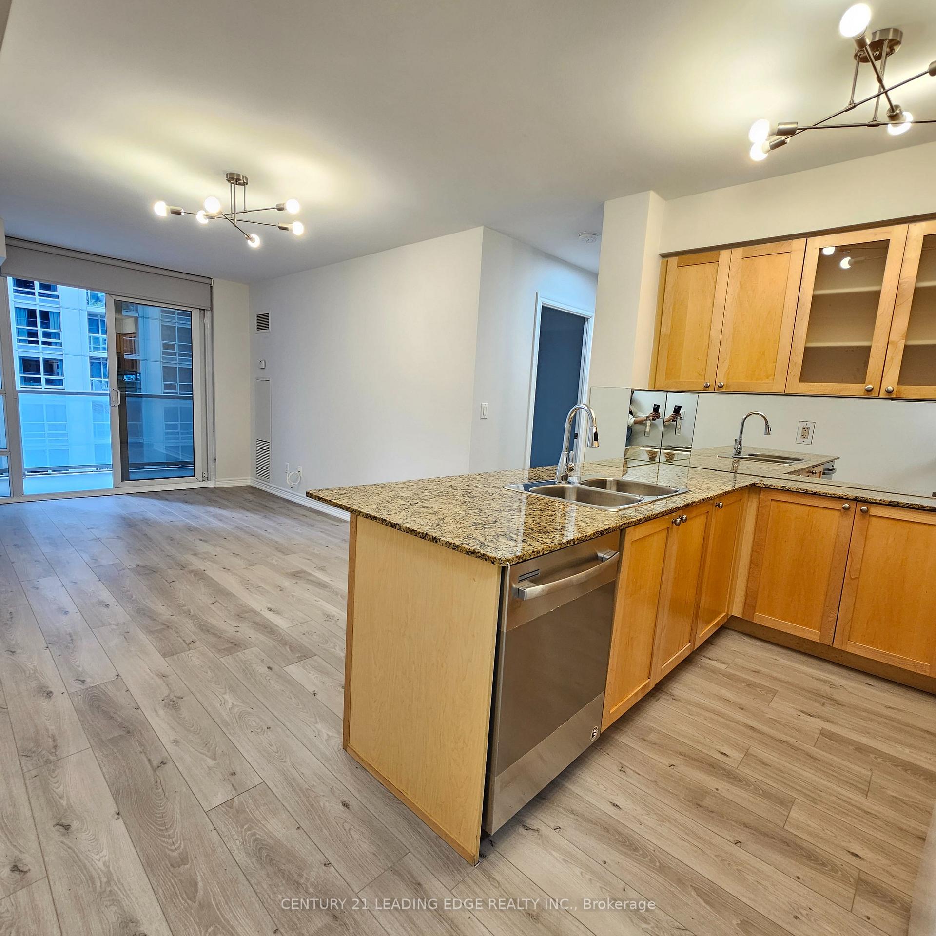 Photo 6 of Unit 714, 761 Bay Street, Toronto, Bay Street Corridor — HOMEH