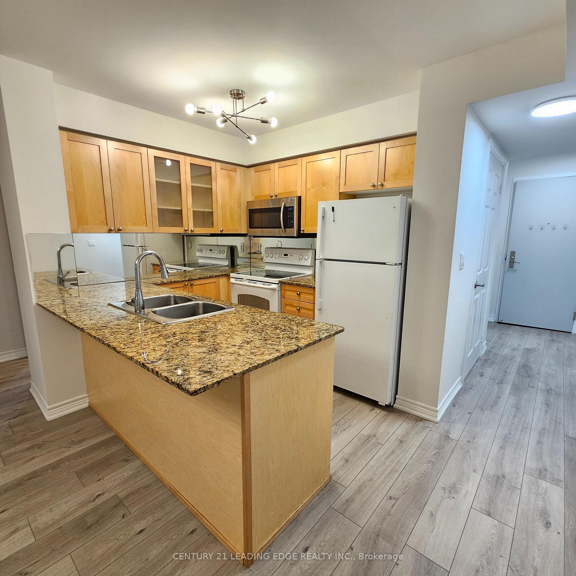 Photo 7 of Unit 714, 761 Bay Street, Toronto, Bay Street Corridor — HOMEH