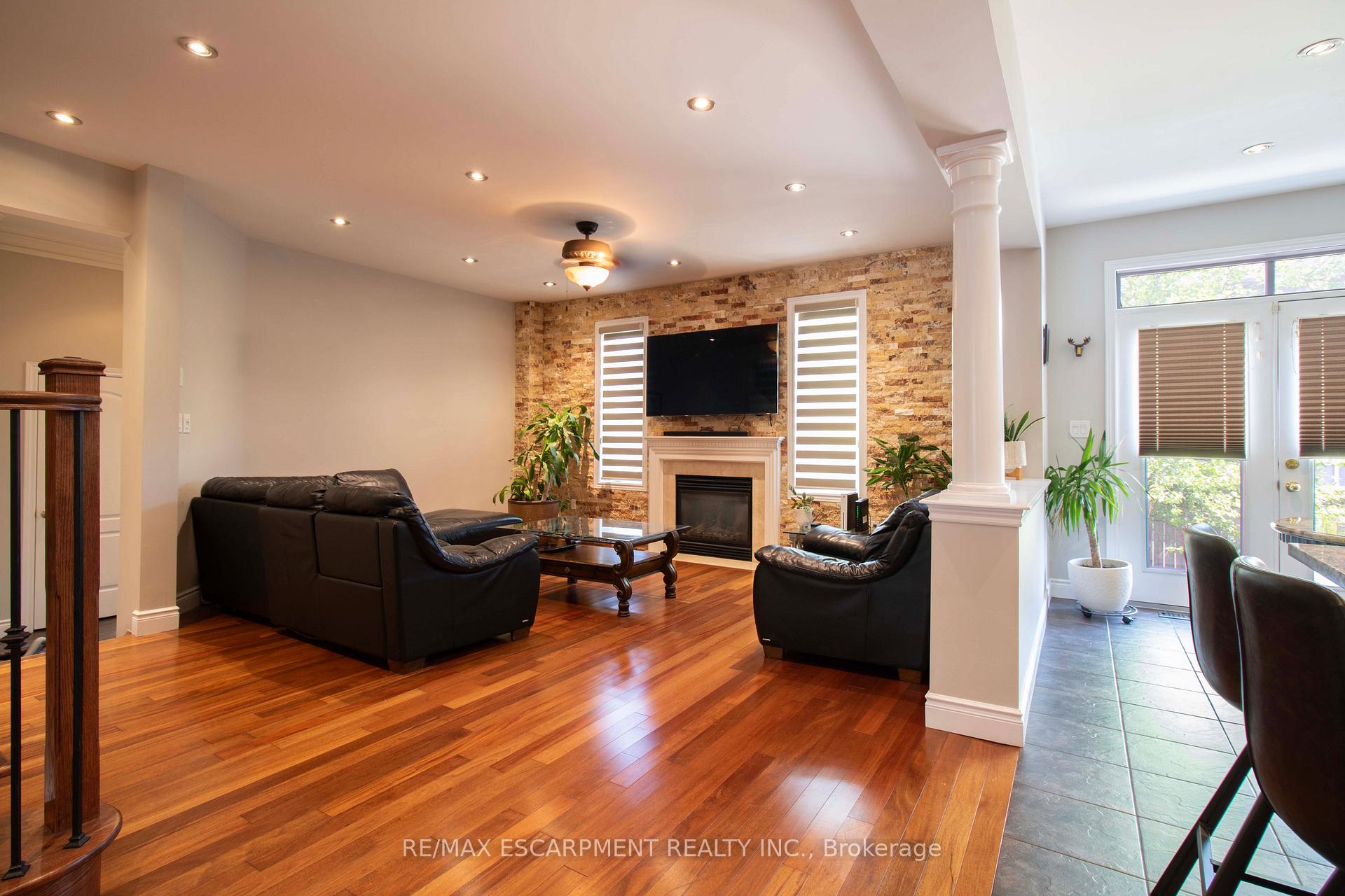 Photo 10 of 4644 Ethel Road, Burlington, Alton — HOMEH