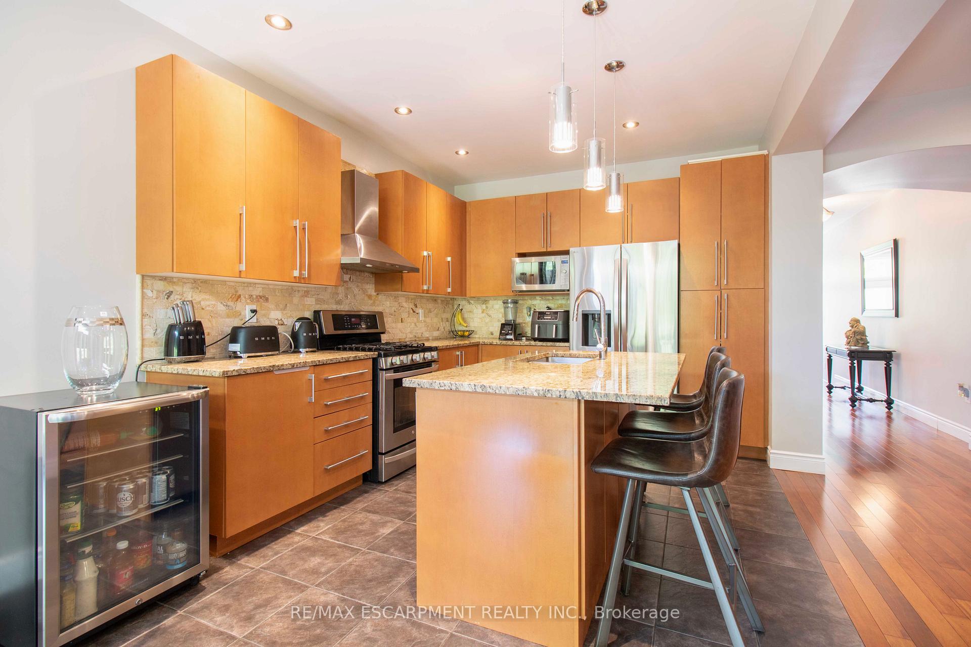 Photo 12 of 4644 Ethel Road, Burlington, Alton — HOMEH