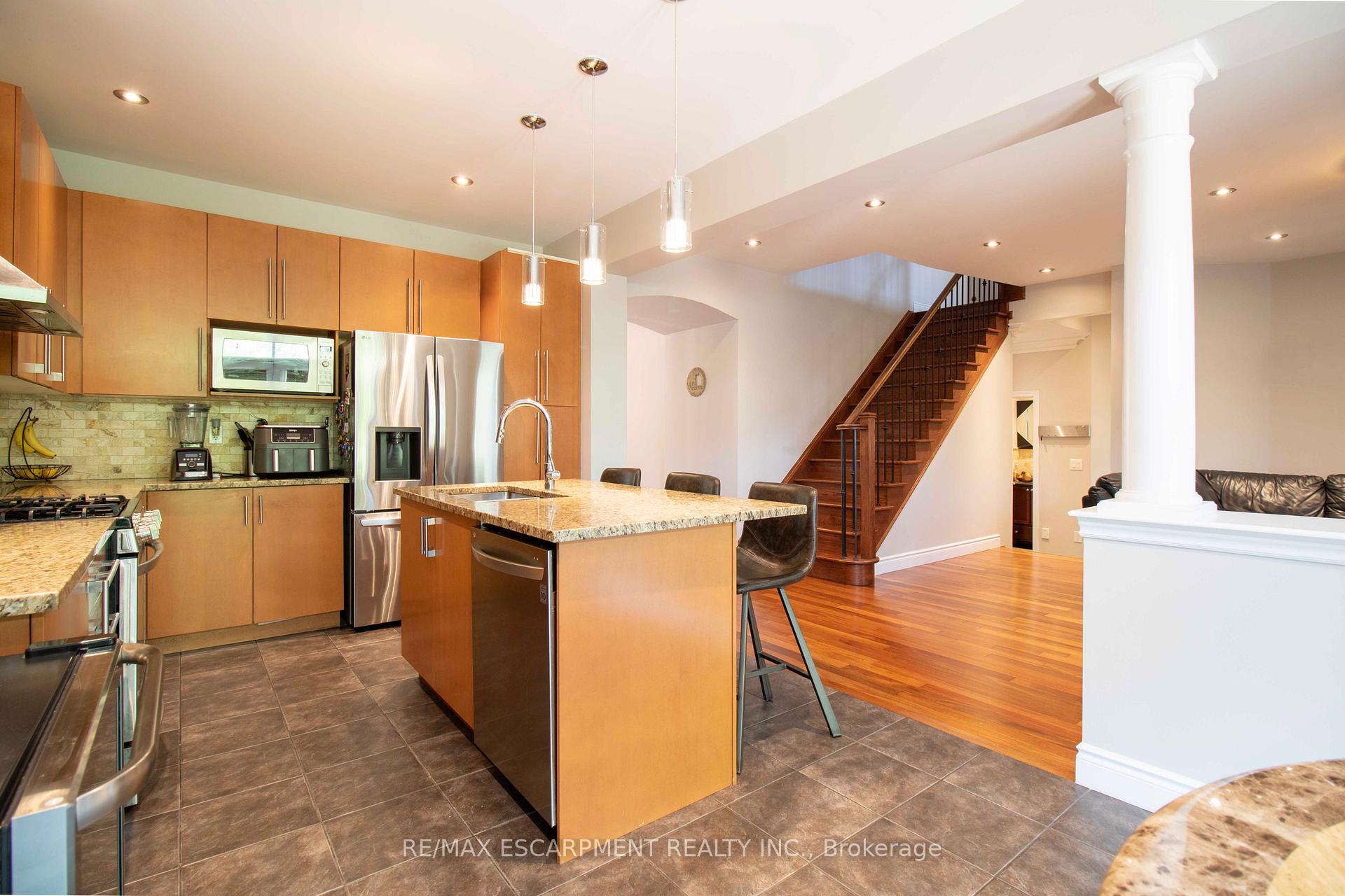 Photo 13 of 4644 Ethel Road, Burlington, Alton — HOMEH