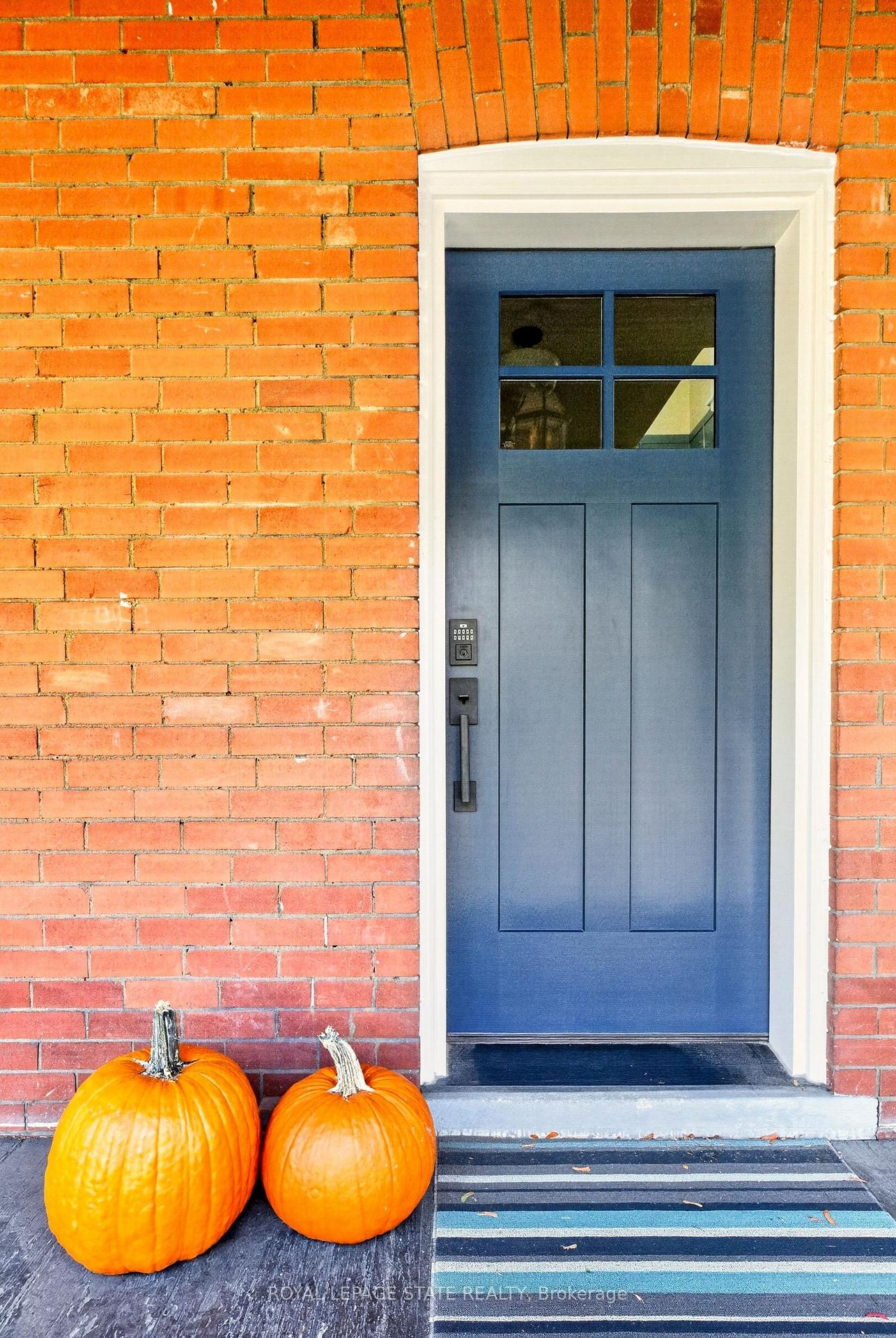 Photo 5 of 133 Rosslyn Avenue S, Hamilton, Delta — HOMEH