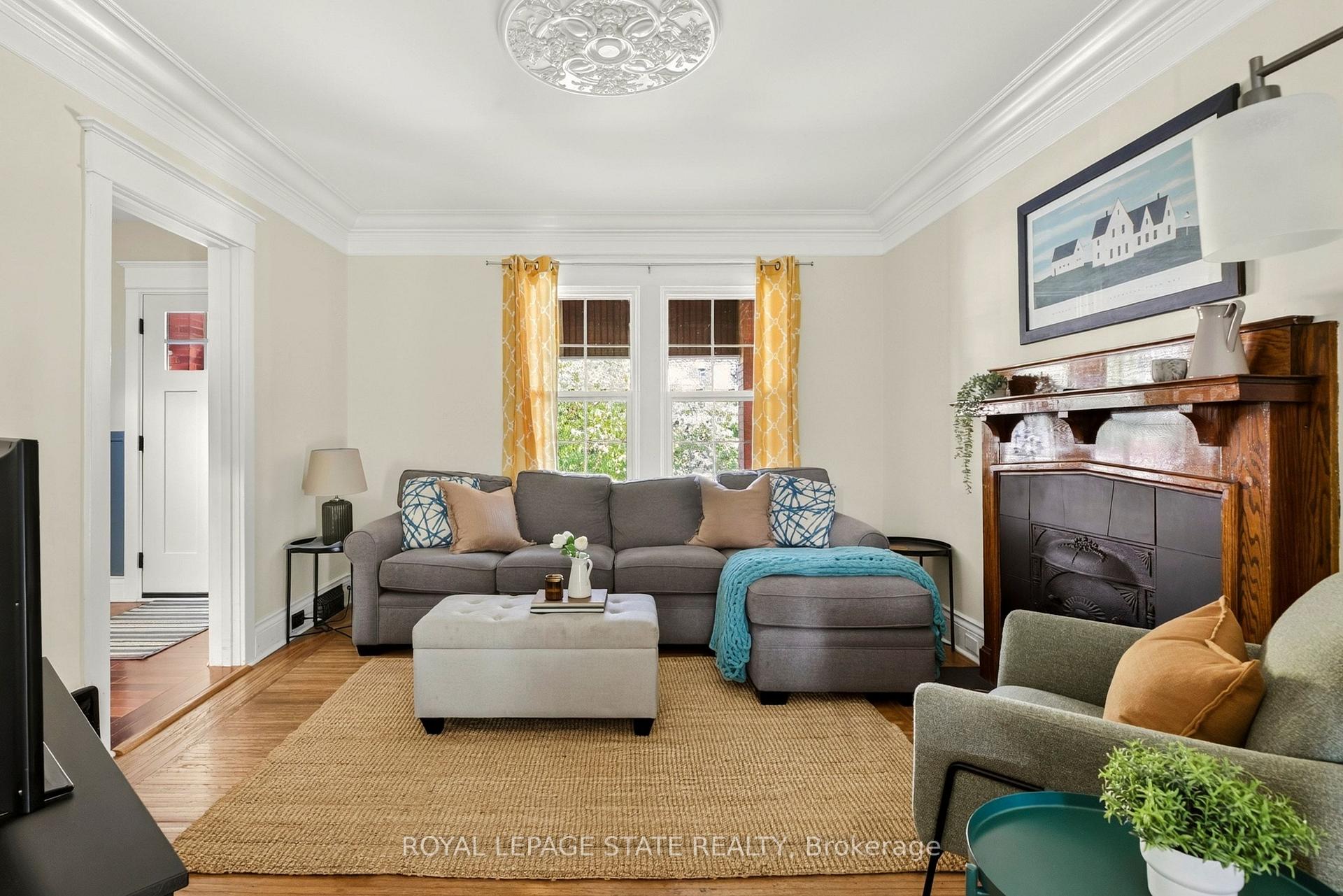 Photo 11 of 133 Rosslyn Avenue S, Hamilton, Delta — HOMEH