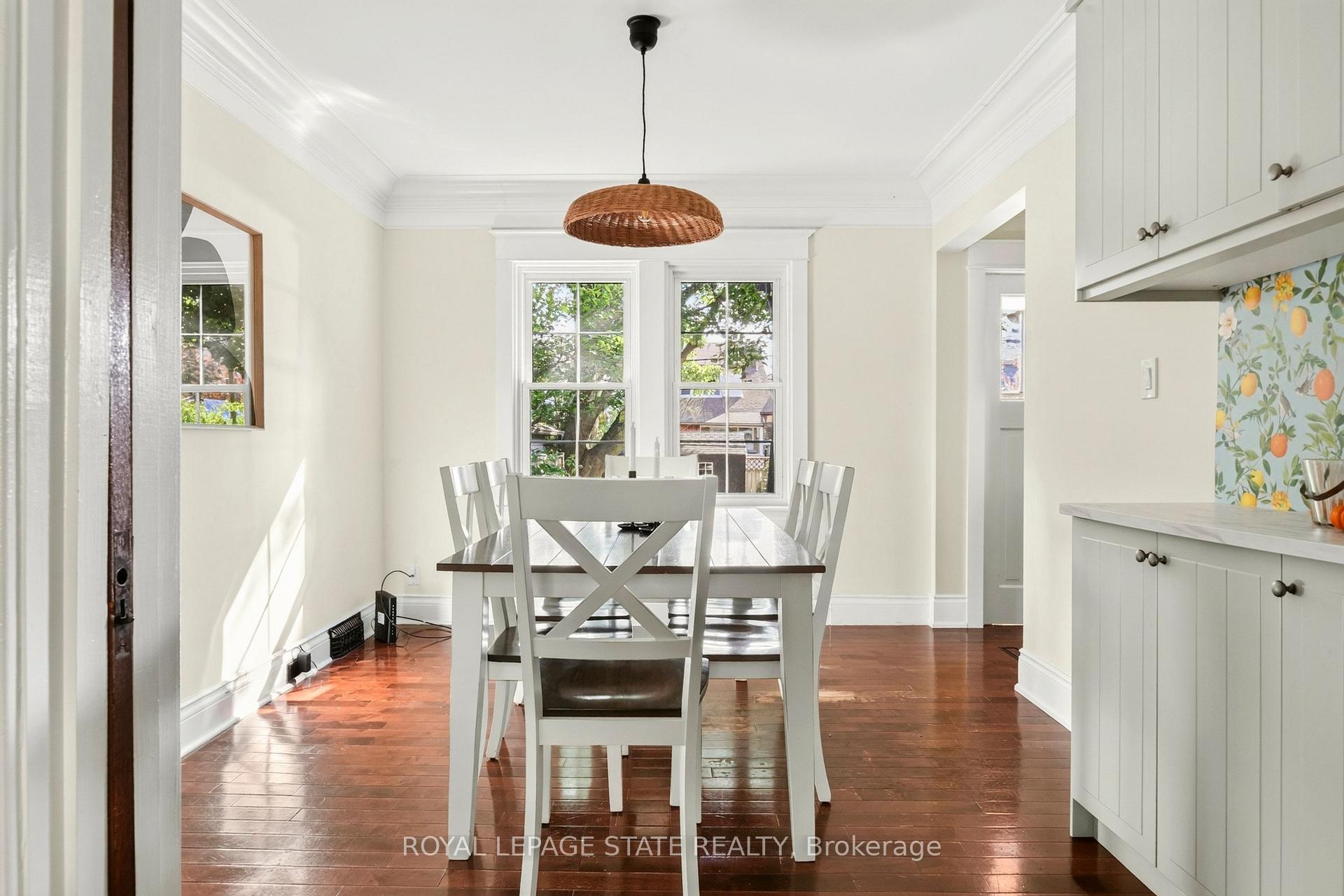 Photo 14 of 133 Rosslyn Avenue S, Hamilton, Delta — HOMEH