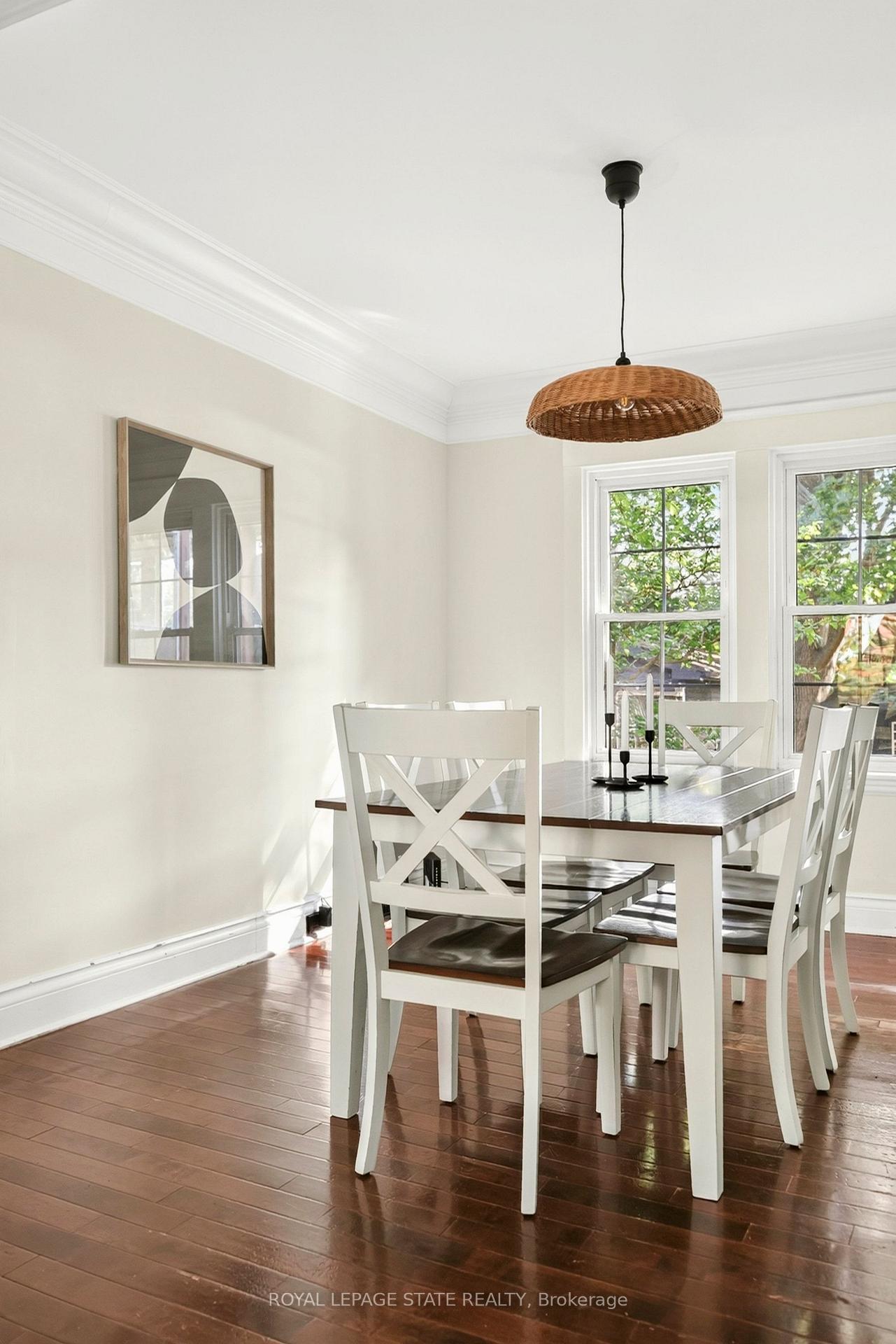 Photo 15 of 133 Rosslyn Avenue S, Hamilton, Delta — HOMEH
