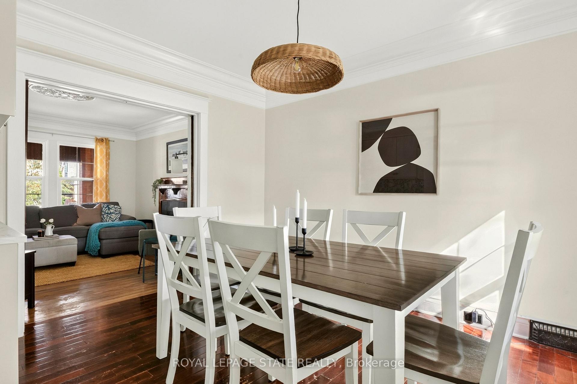 Photo 16 of 133 Rosslyn Avenue S, Hamilton, Delta — HOMEH