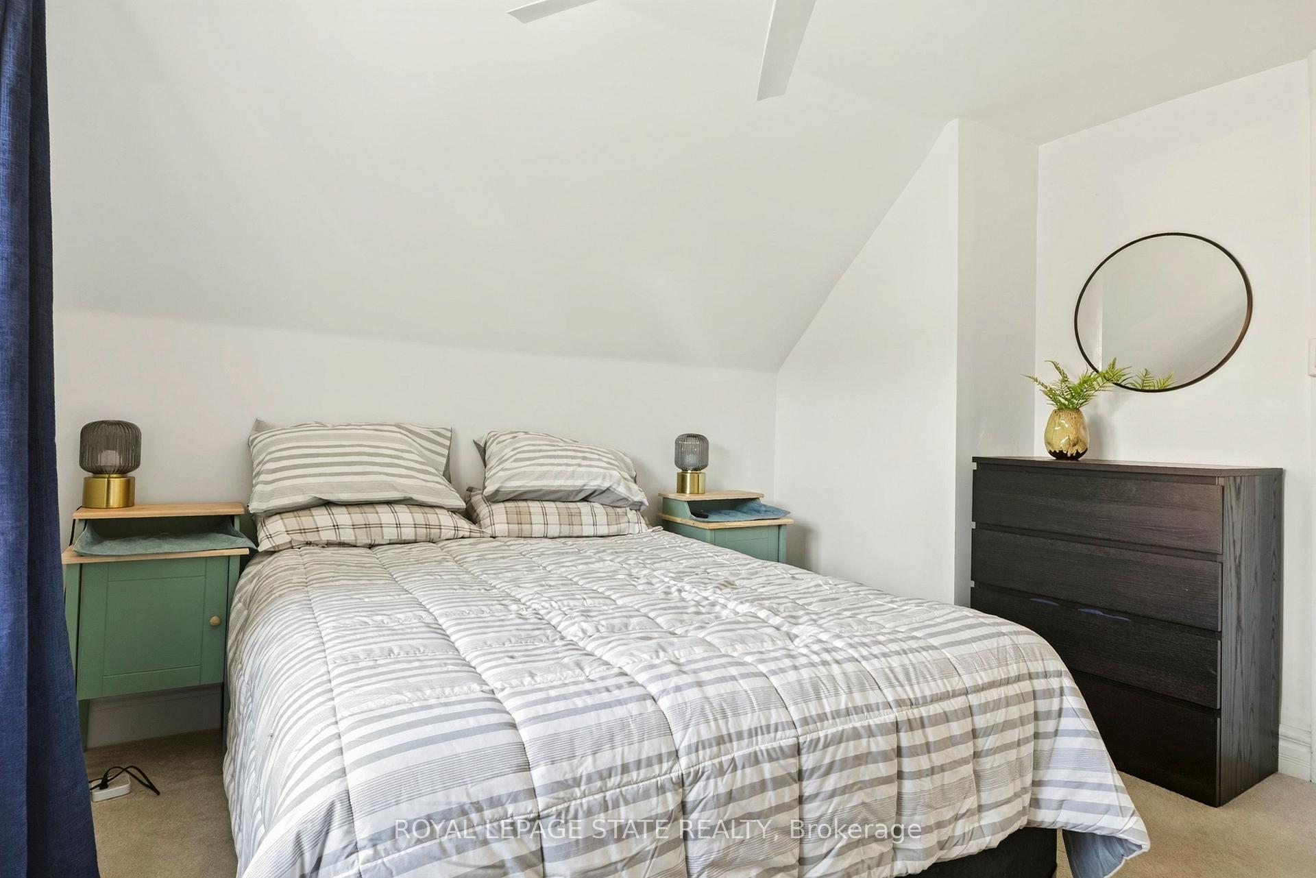Photo 30 of 133 Rosslyn Avenue S, Hamilton, Delta — HOMEH
