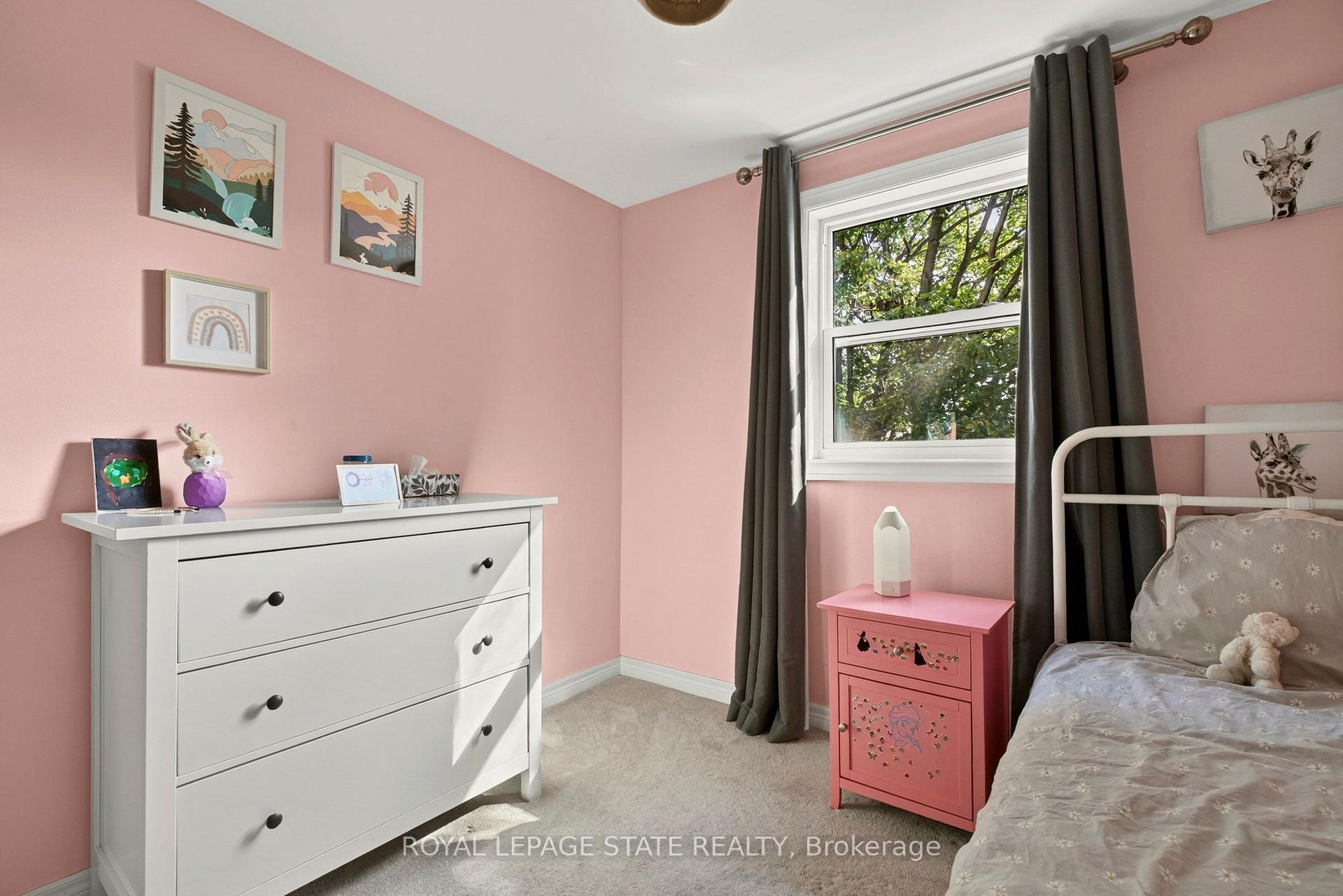 Photo 34 of 133 Rosslyn Avenue S, Hamilton, Delta — HOMEH
