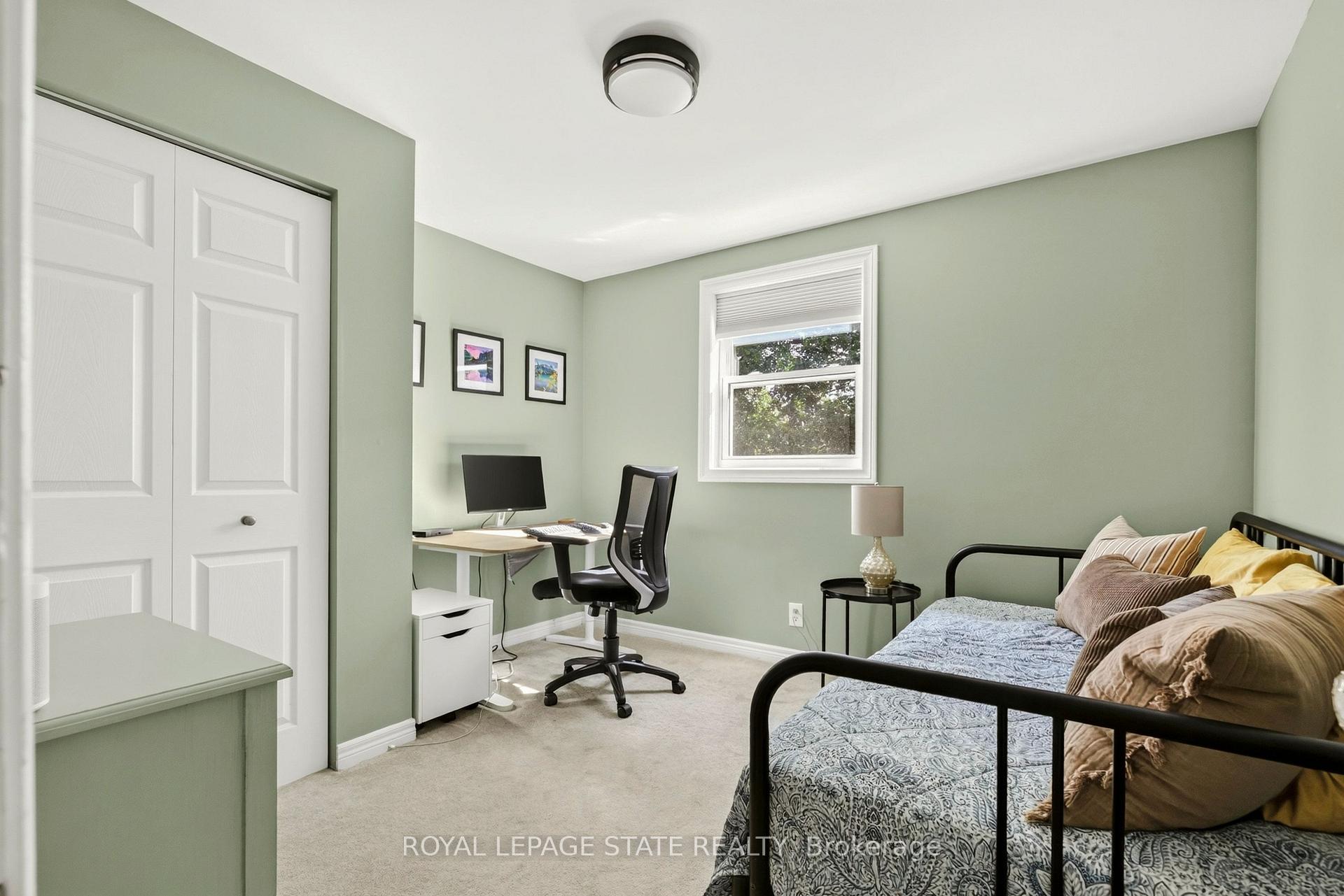 Photo 35 of 133 Rosslyn Avenue S, Hamilton, Delta — HOMEH