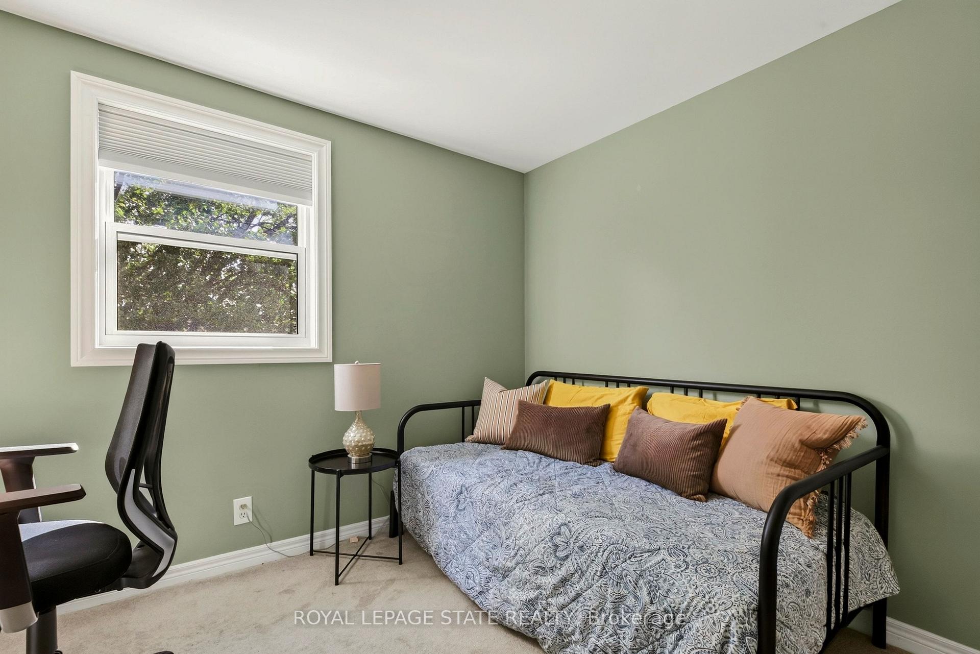 Photo 36 of 133 Rosslyn Avenue S, Hamilton, Delta — HOMEH