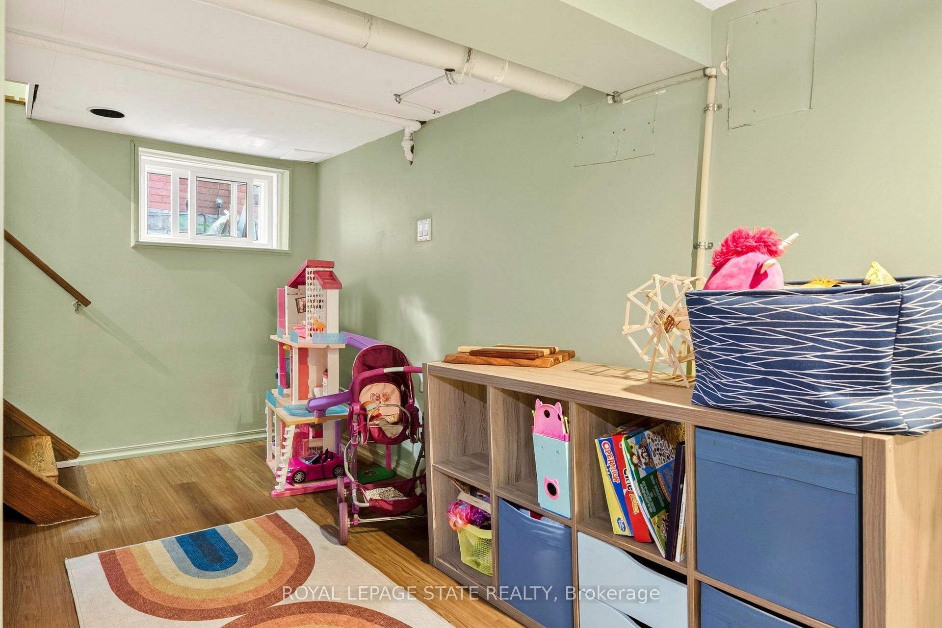 Photo 39 of 133 Rosslyn Avenue S, Hamilton, Delta — HOMEH