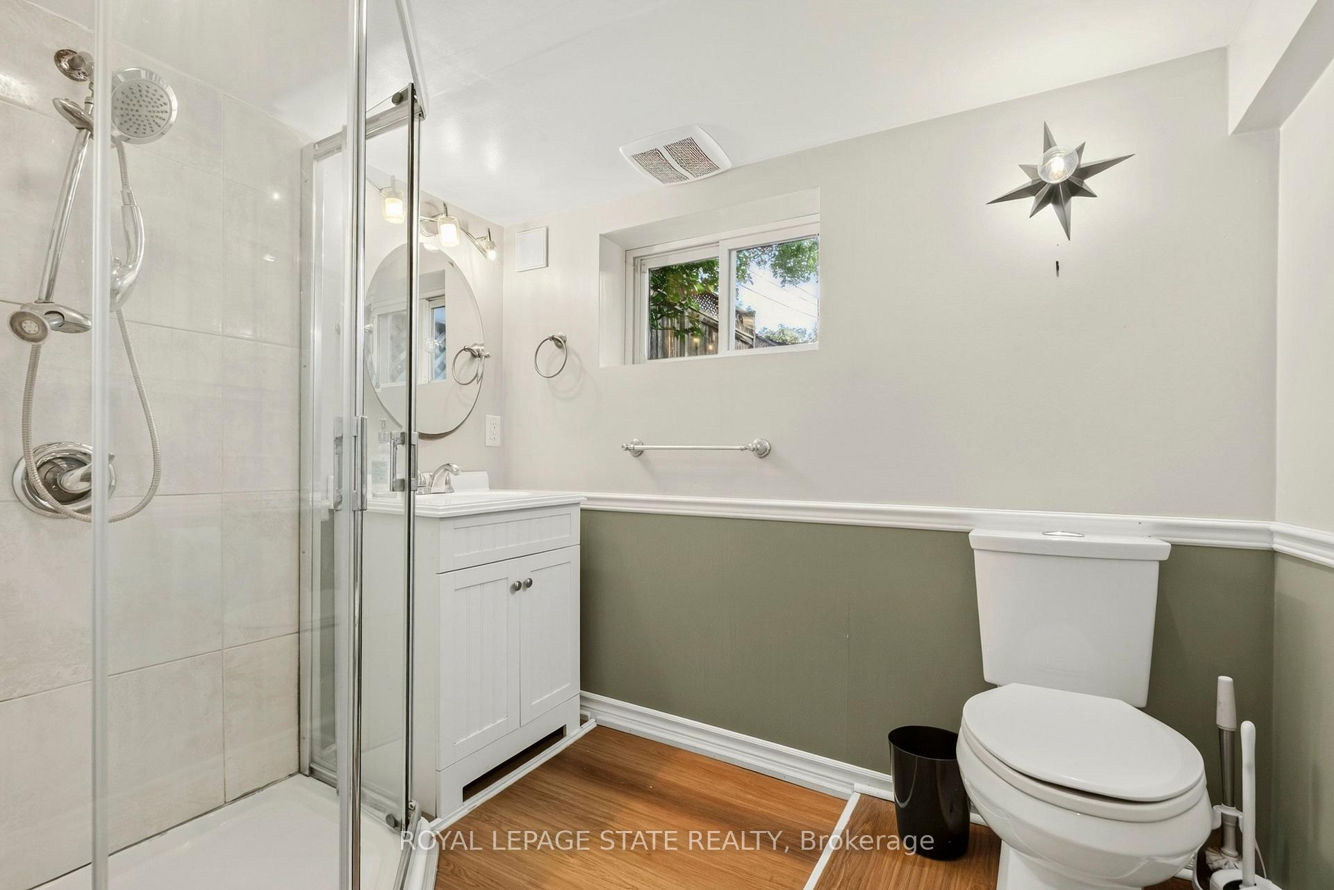 Photo 43 of 133 Rosslyn Avenue S, Hamilton, Delta — HOMEH
