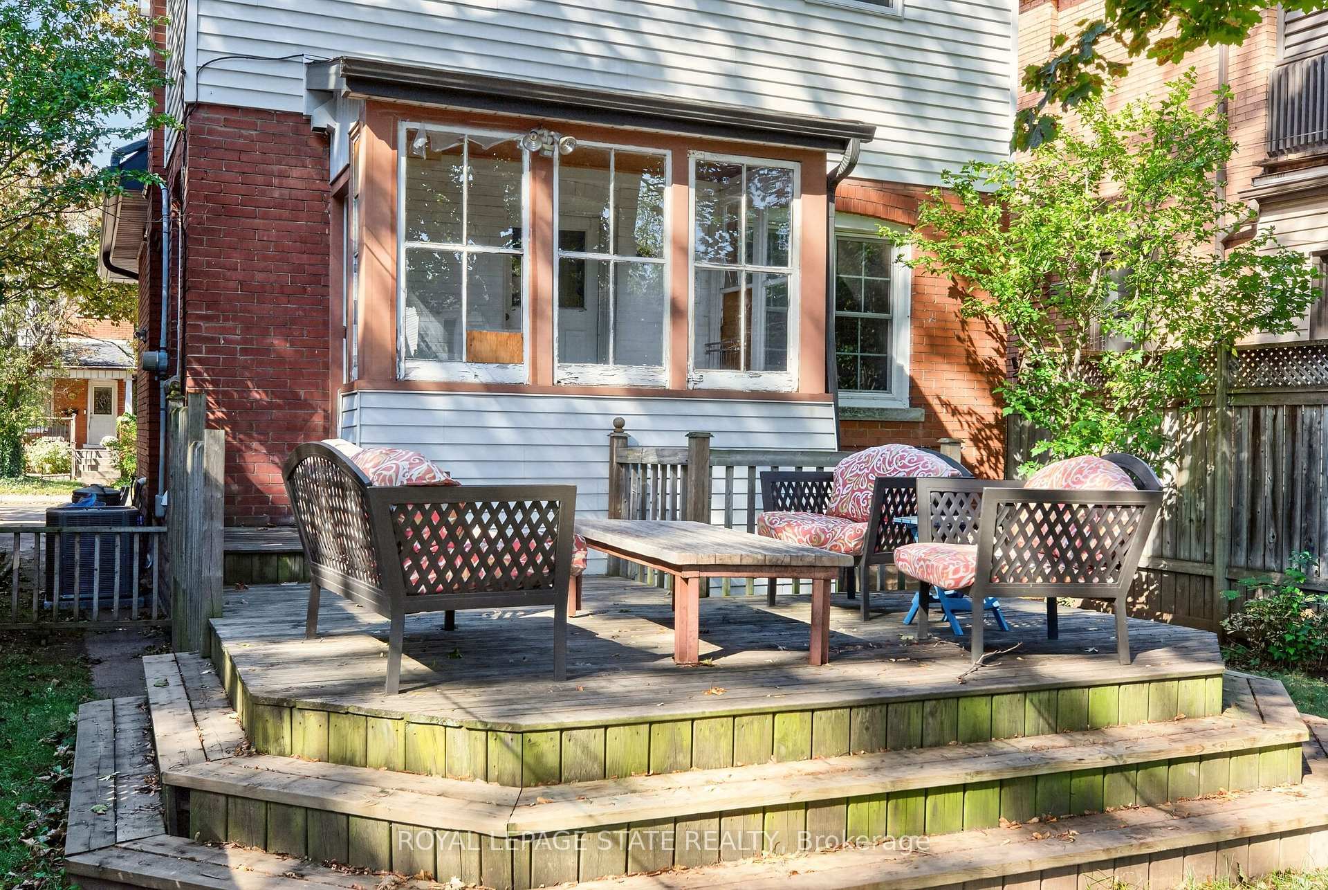 Photo 45 of 133 Rosslyn Avenue S, Hamilton, Delta — HOMEH