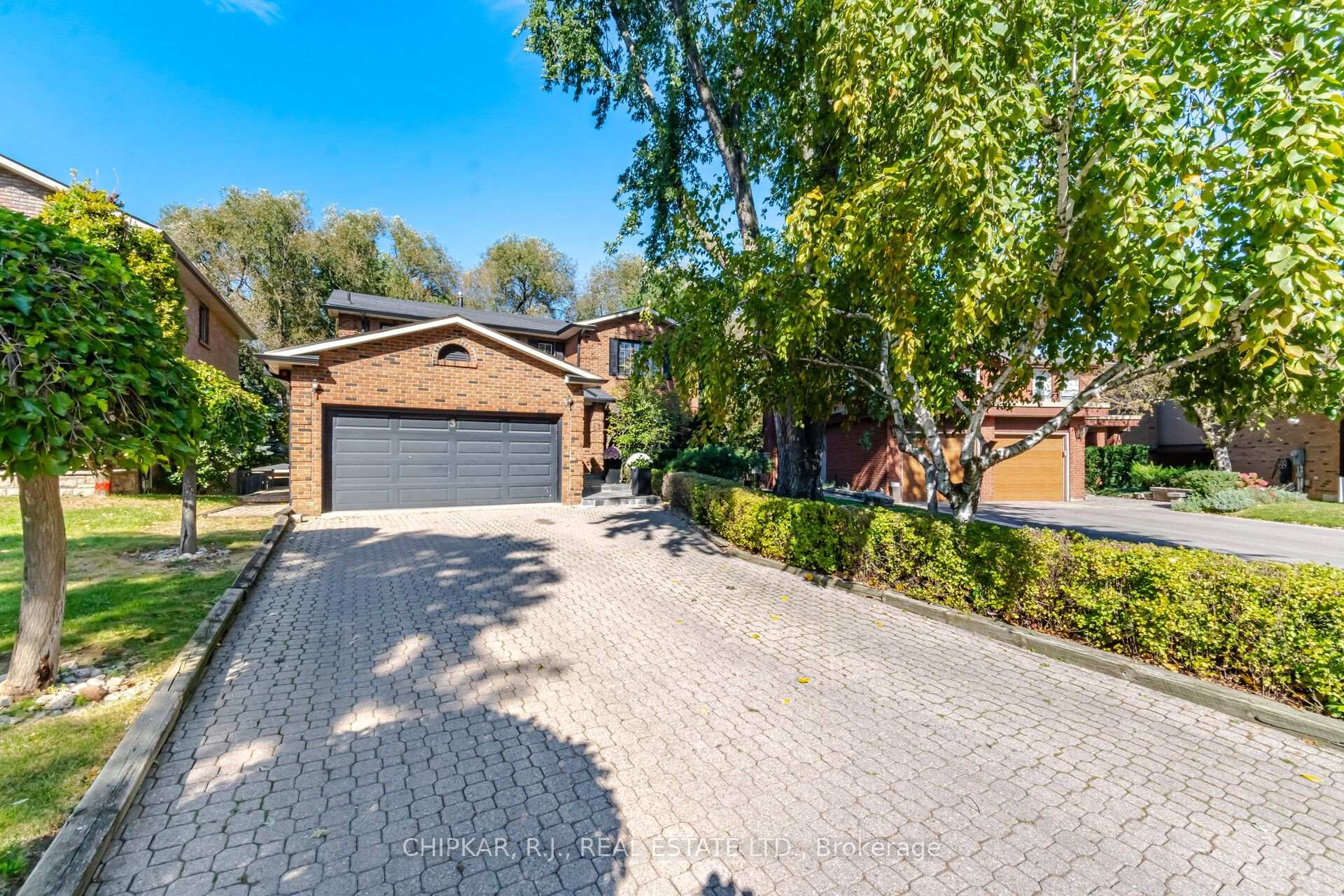 Photo 2 of 3 Esposito Court, Etobicoke, Eringate-Centennial-West Deane — HOMEH