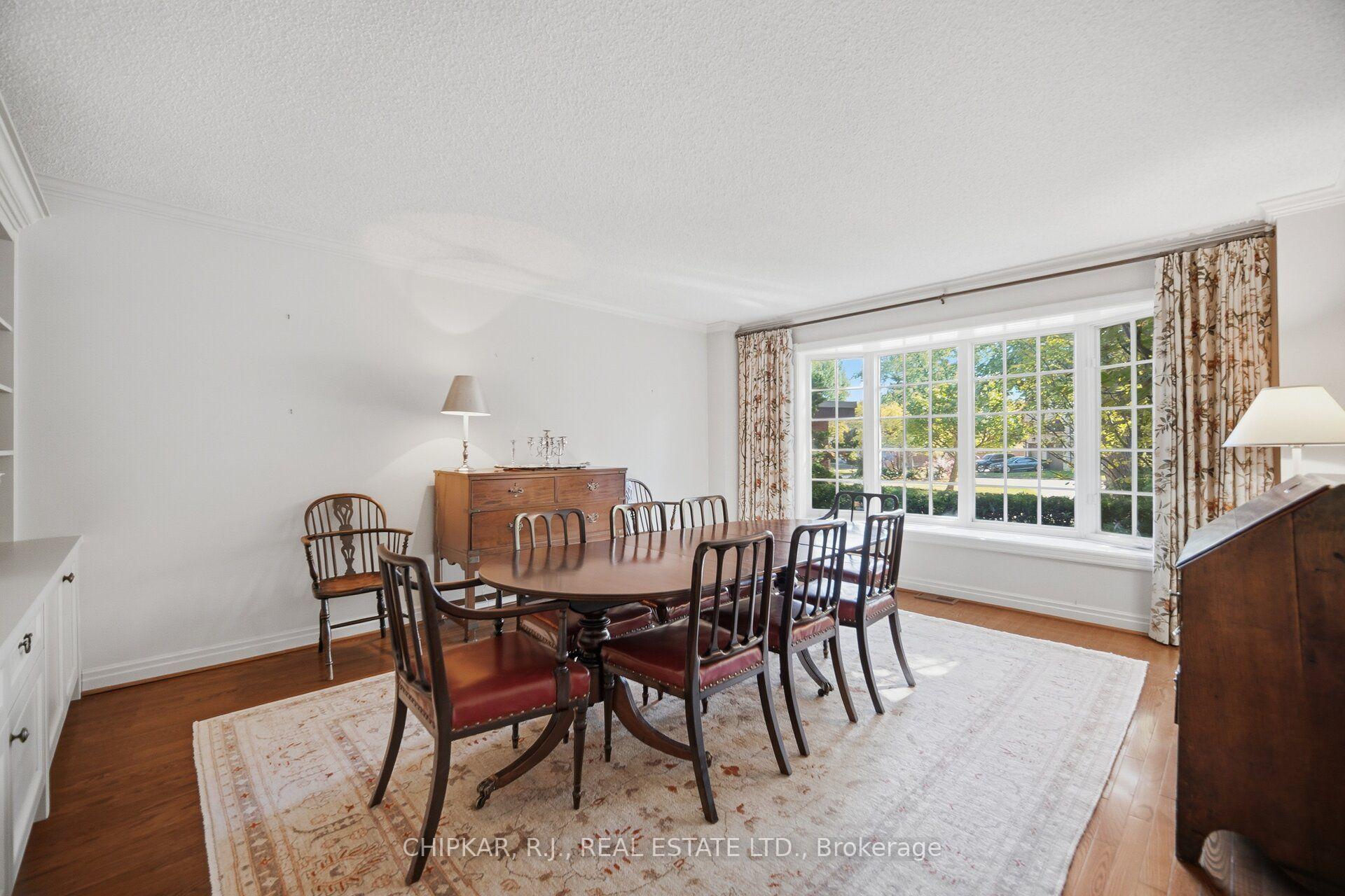 Photo 5 of 3 Esposito Court, Etobicoke, Eringate-Centennial-West Deane — HOMEH