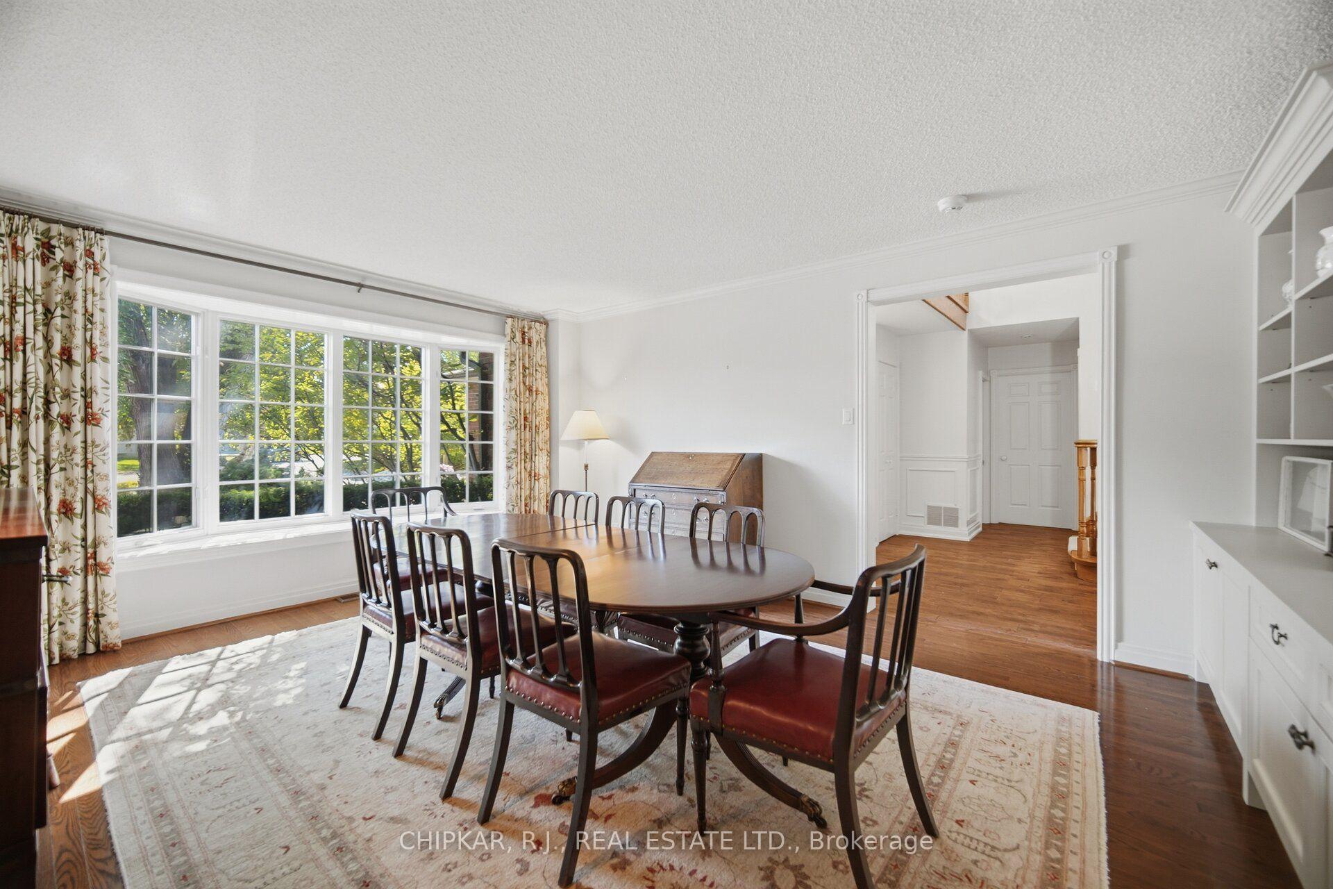 Photo 6 of 3 Esposito Court, Etobicoke, Eringate-Centennial-West Deane — HOMEH