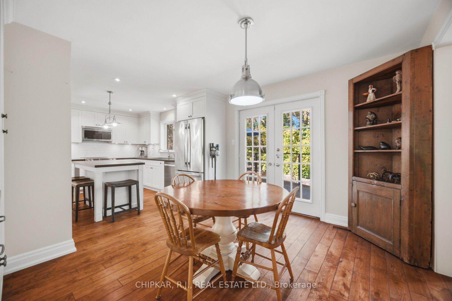 Photo 9 of 3 Esposito Court, Etobicoke, Eringate-Centennial-West Deane — HOMEH