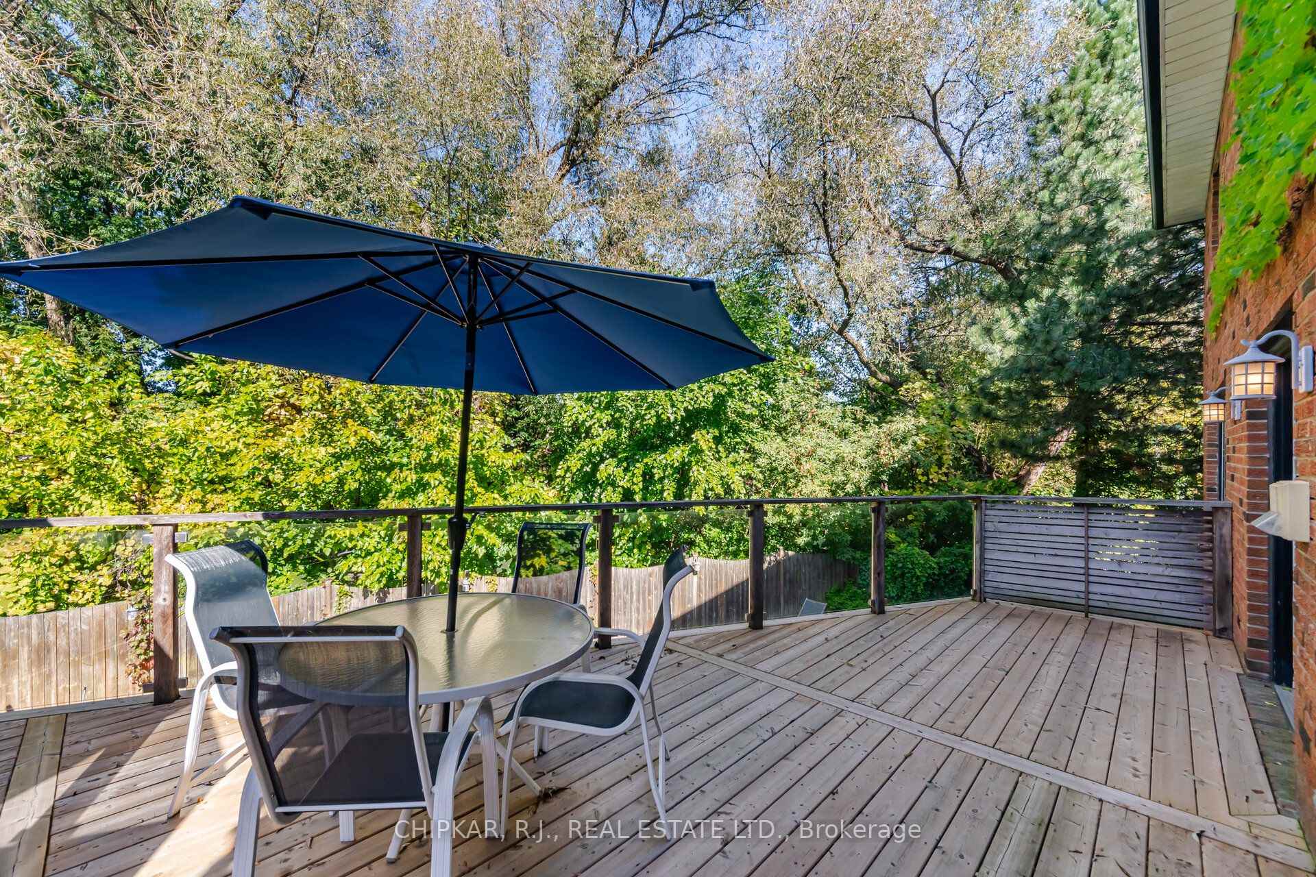 Photo 10 of 3 Esposito Court, Etobicoke, Eringate-Centennial-West Deane — HOMEH