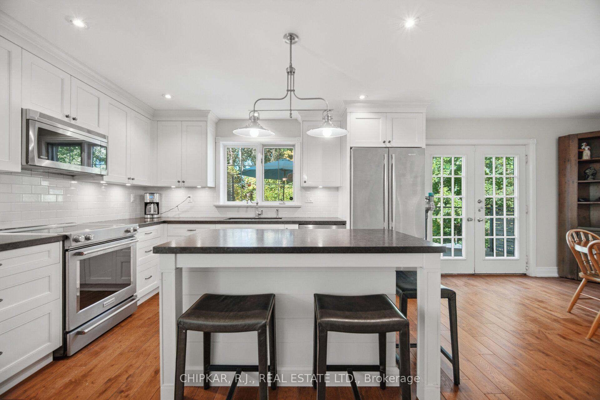 Photo 12 of 3 Esposito Court, Etobicoke, Eringate-Centennial-West Deane — HOMEH