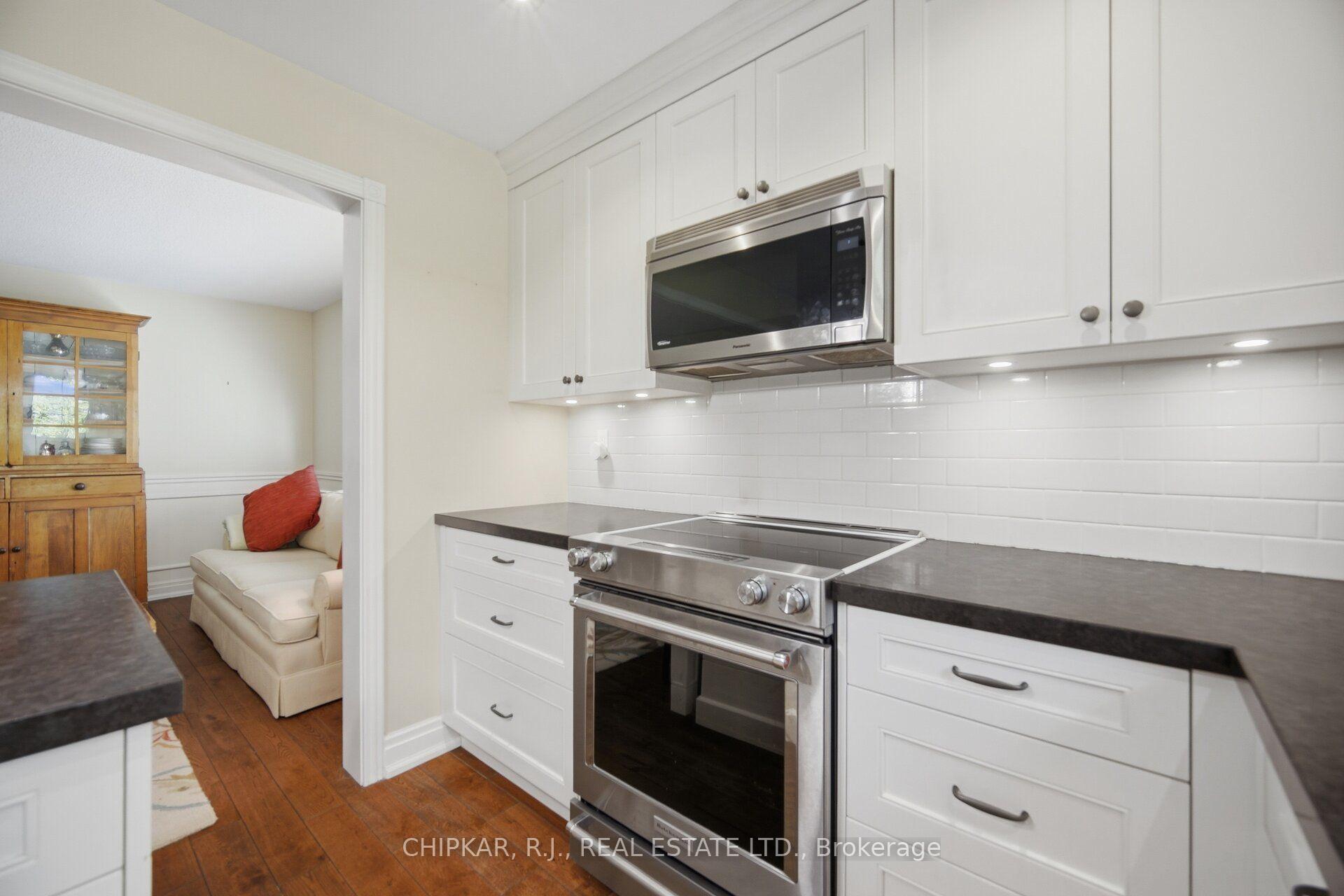 Photo 14 of 3 Esposito Court, Etobicoke, Eringate-Centennial-West Deane — HOMEH