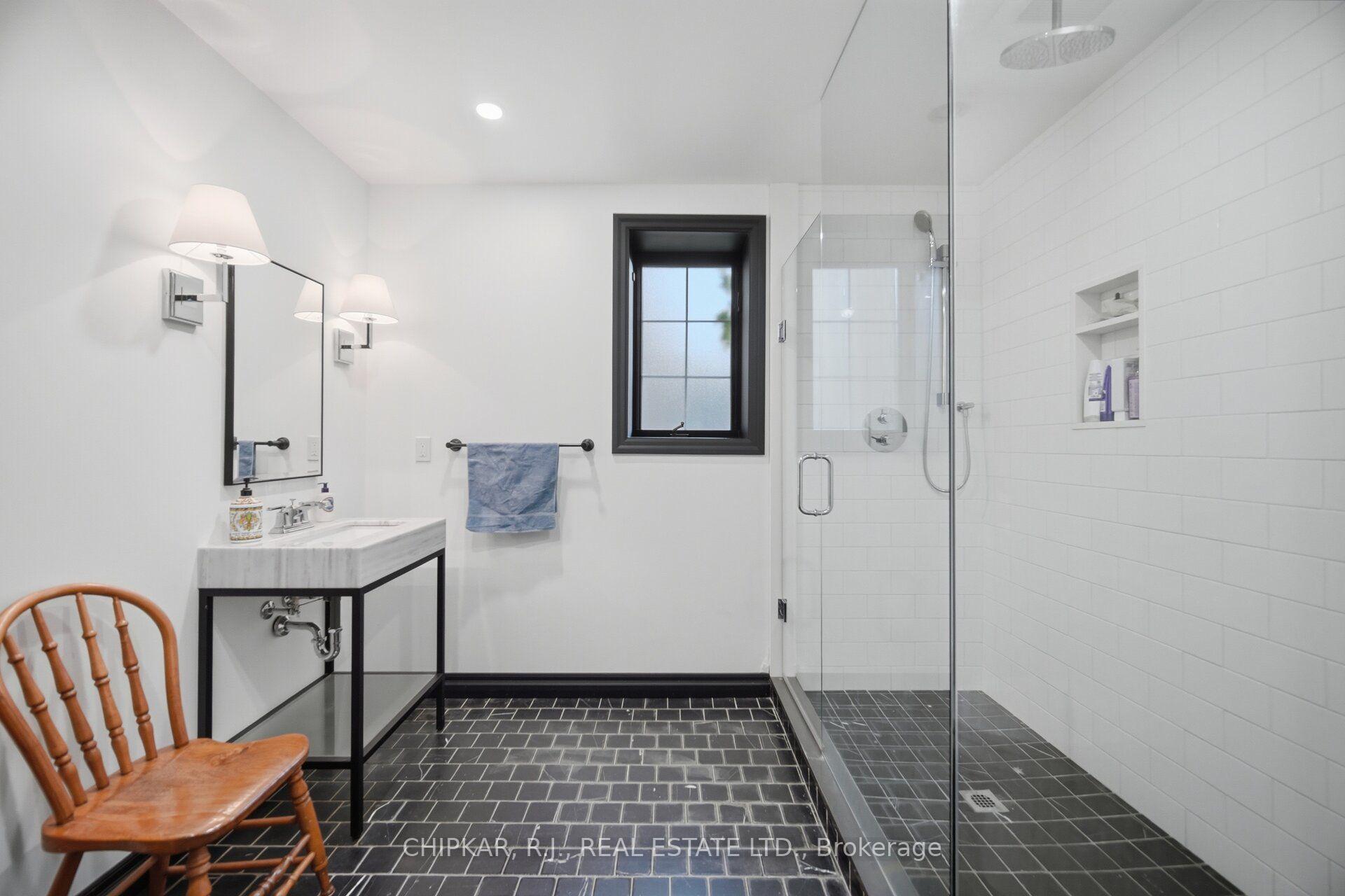 Photo 25 of 3 Esposito Court, Etobicoke, Eringate-Centennial-West Deane — HOMEH