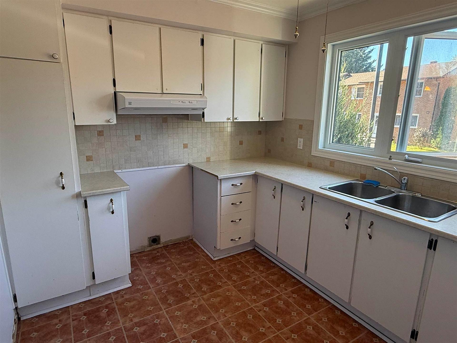 Photo 5 of 138 Frame Crescent, Elliot Lake — HOMEH