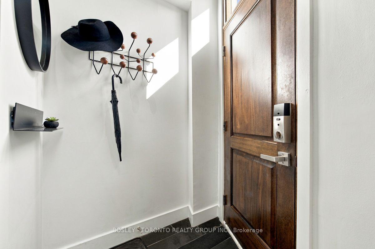 Photo 4 of 24 Bright Street, Toronto, Moss Park — HOMEH