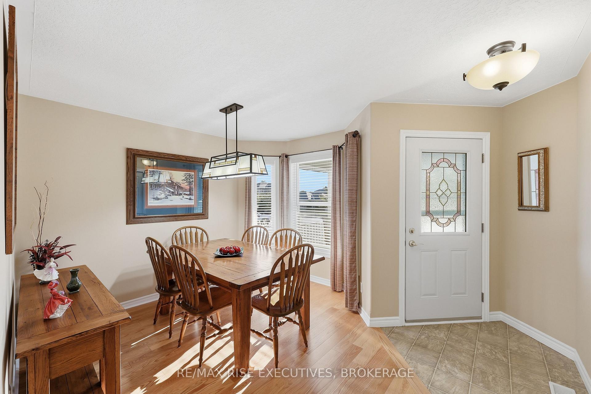 Photo 4 of 176 MacDougall Drive, Loyalist, Amherstview — HOMEH