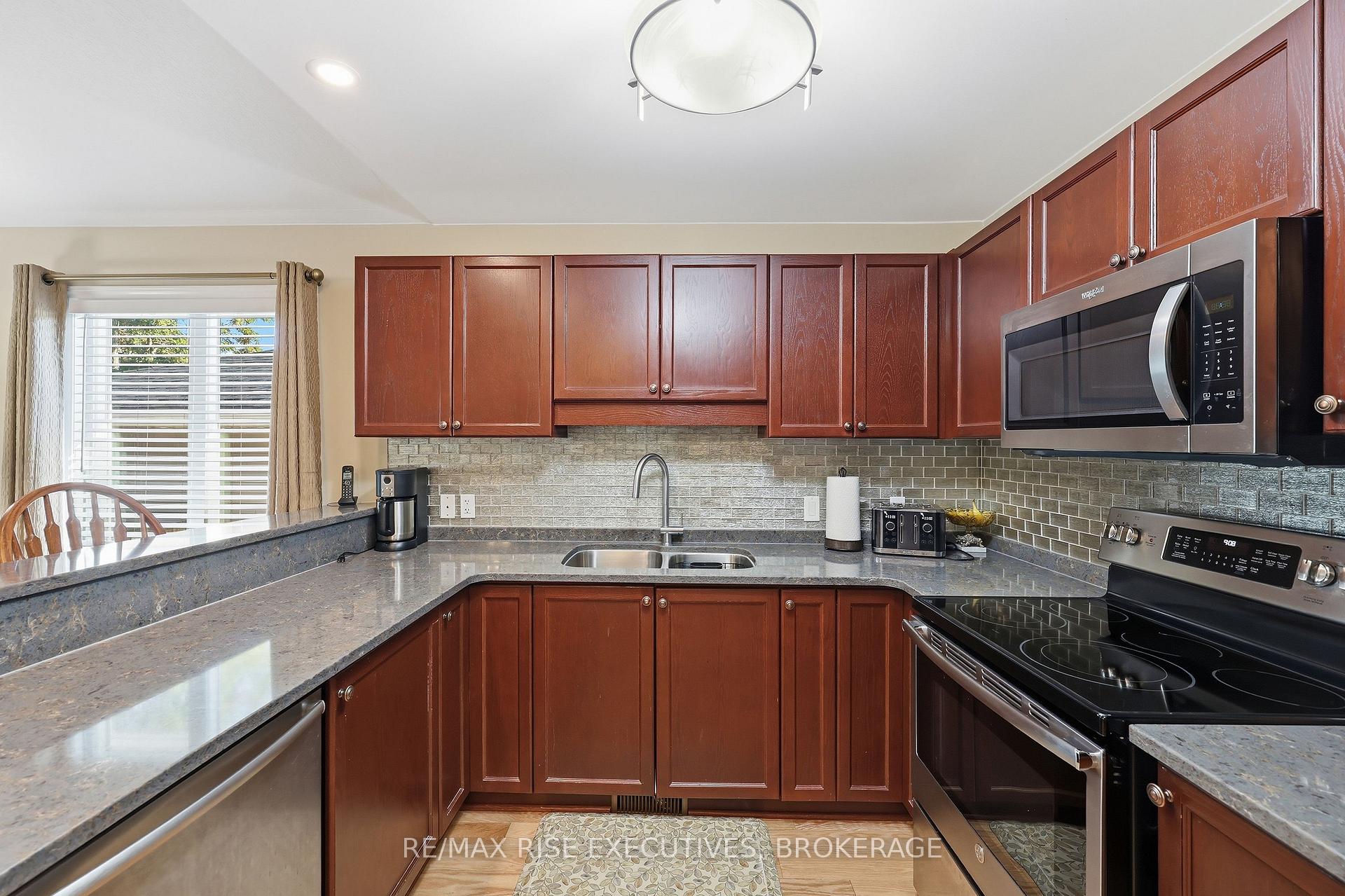 Photo 10 of 176 MacDougall Drive, Loyalist, Amherstview — HOMEH