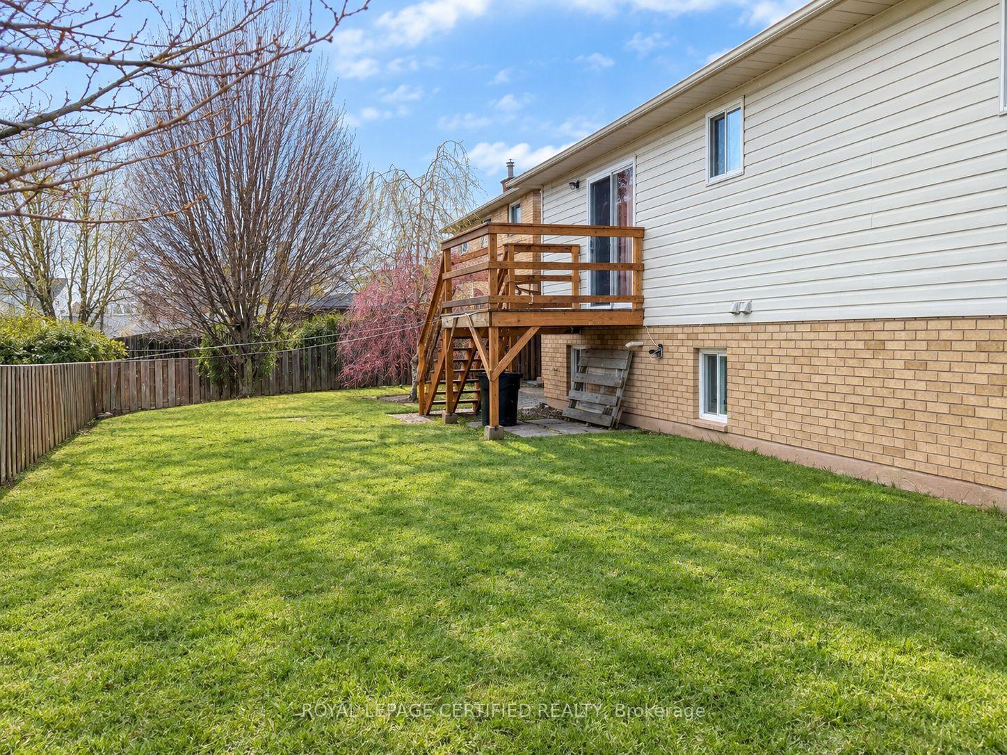 Photo 2 of 23 Hickory Court, Welland, N. Welland — HOMEH