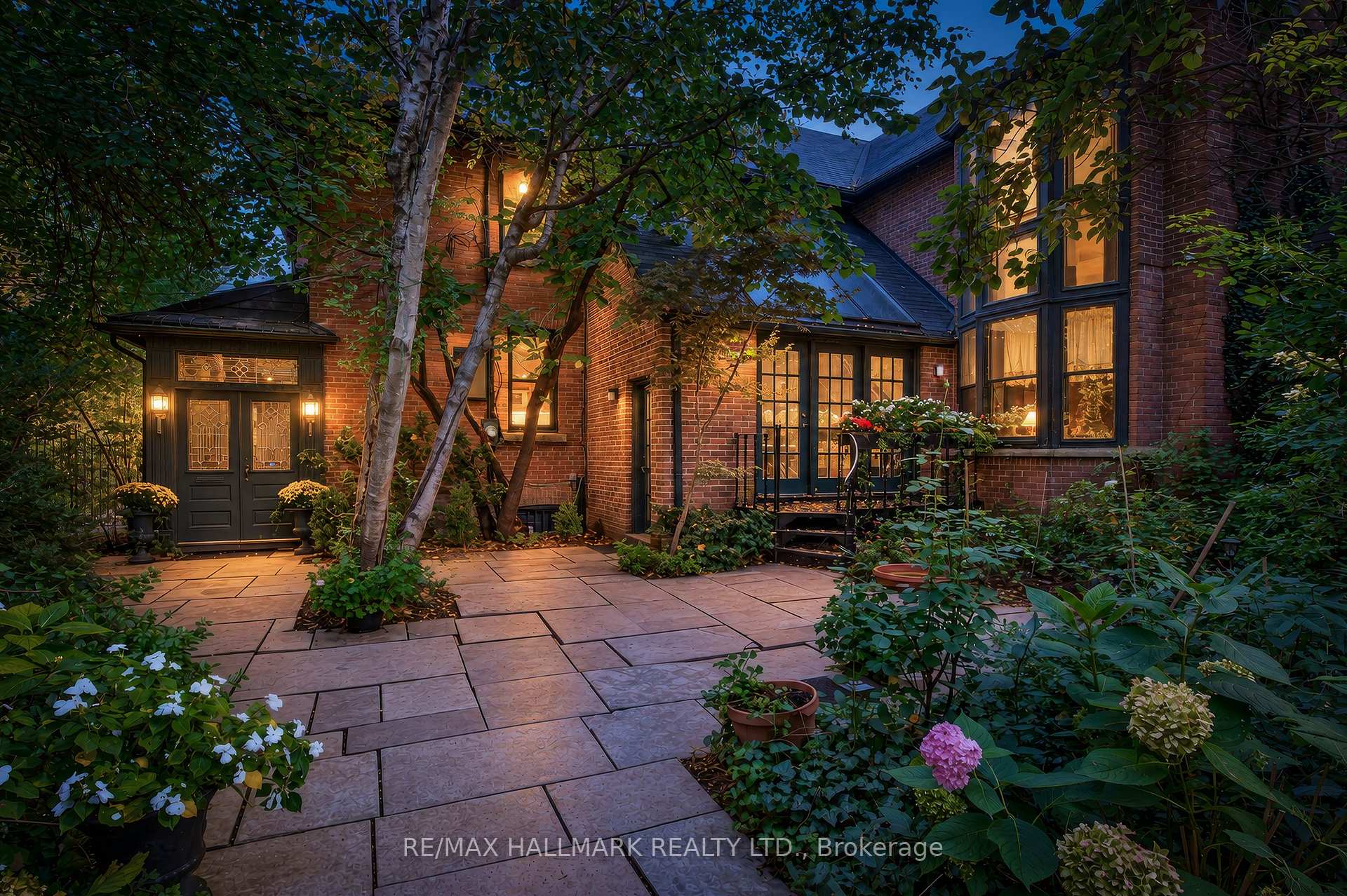 Photo 3 of 11 Pine Hill Road, Toronto, Rosedale-Moore Park — HOMEH
