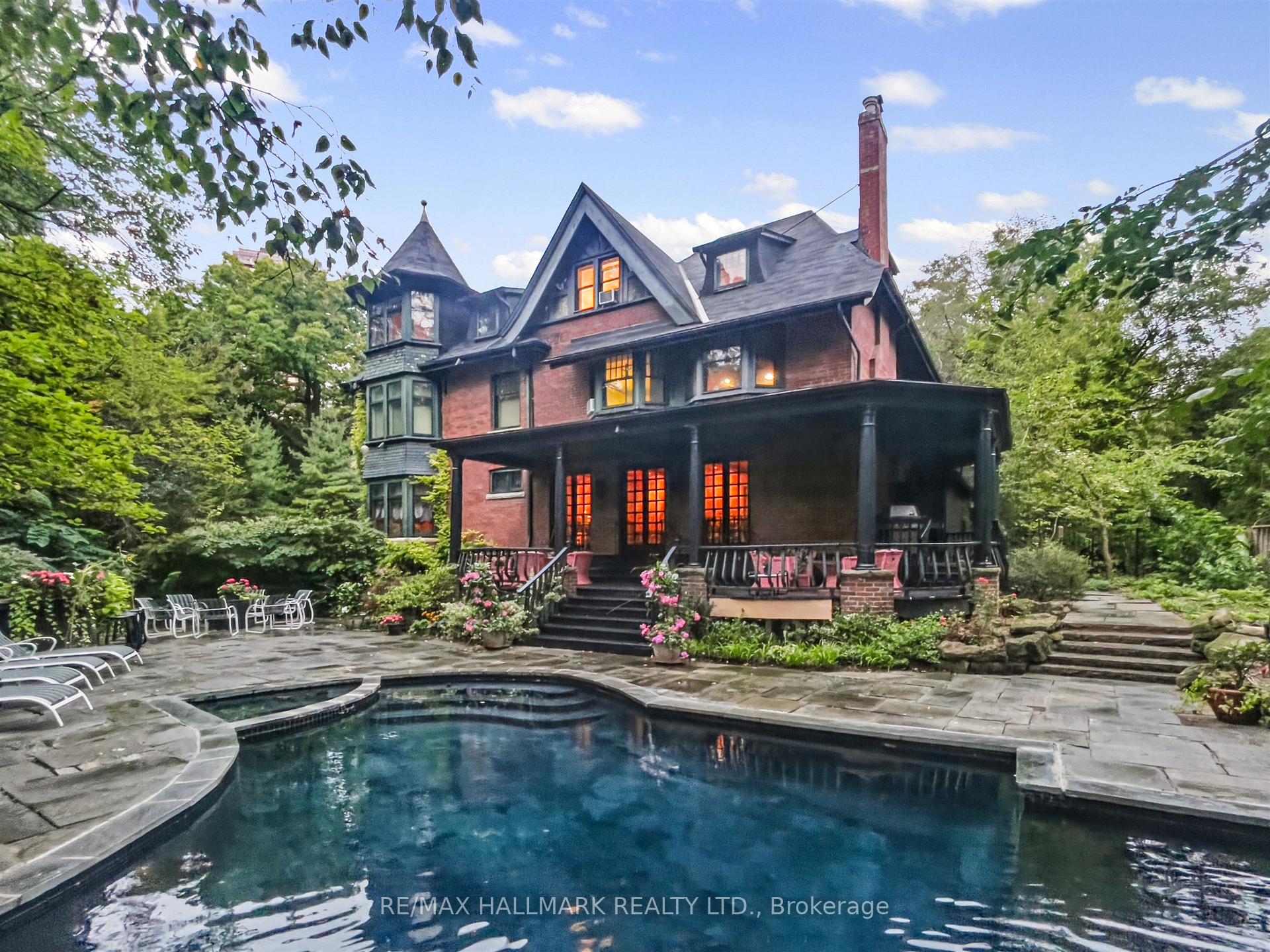 Photo 5 of 11 Pine Hill Road, Toronto, Rosedale-Moore Park — HOMEH