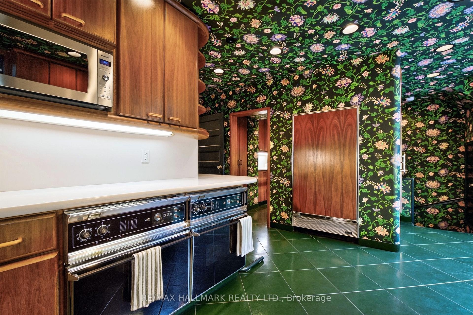 Photo 32 of 11 Pine Hill Road, Toronto, Rosedale-Moore Park — HOMEH