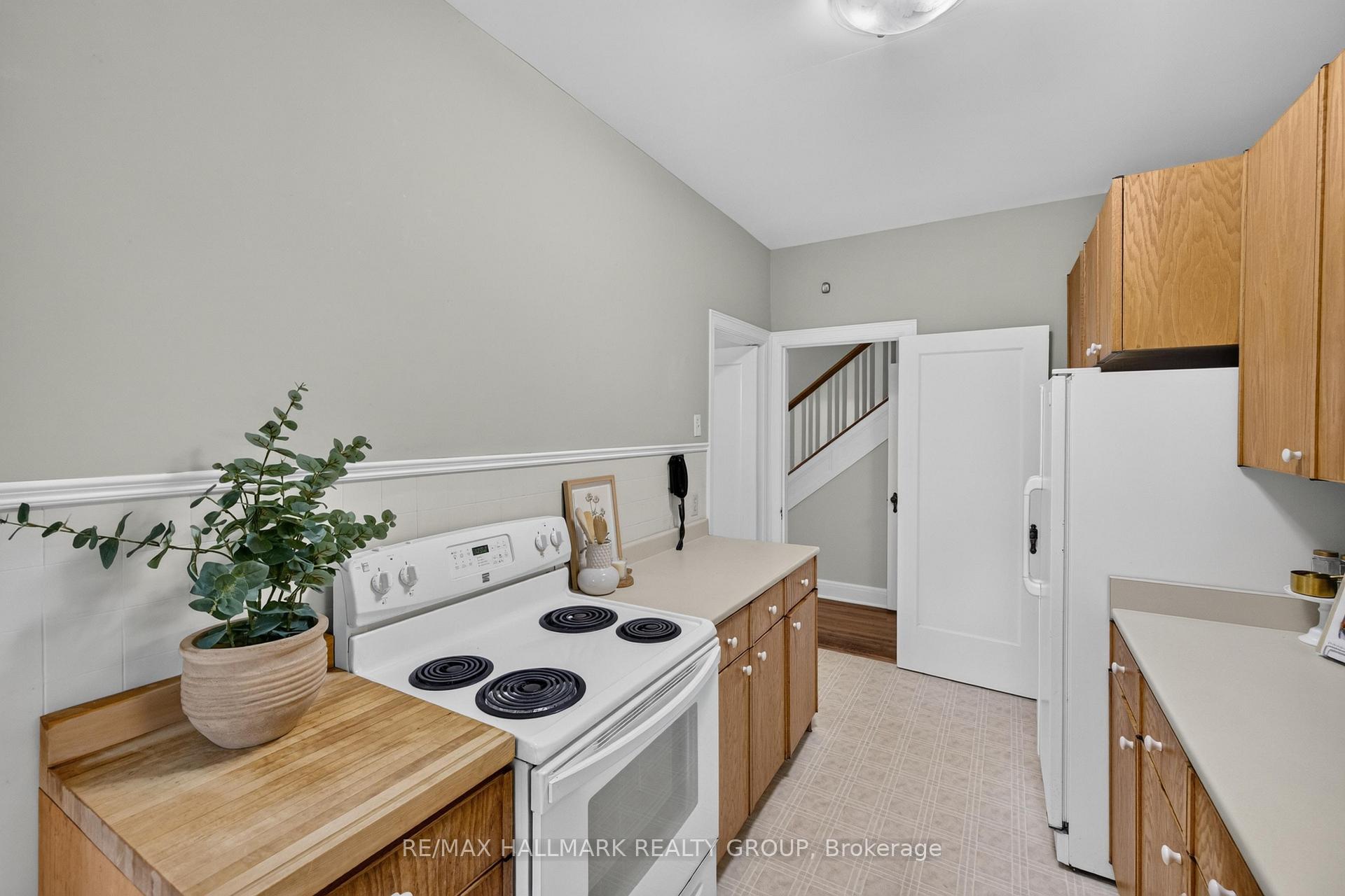 Photo 12 of 418 Hamilton Avenue S, Ottawa, Civic Hospital — HOMEH