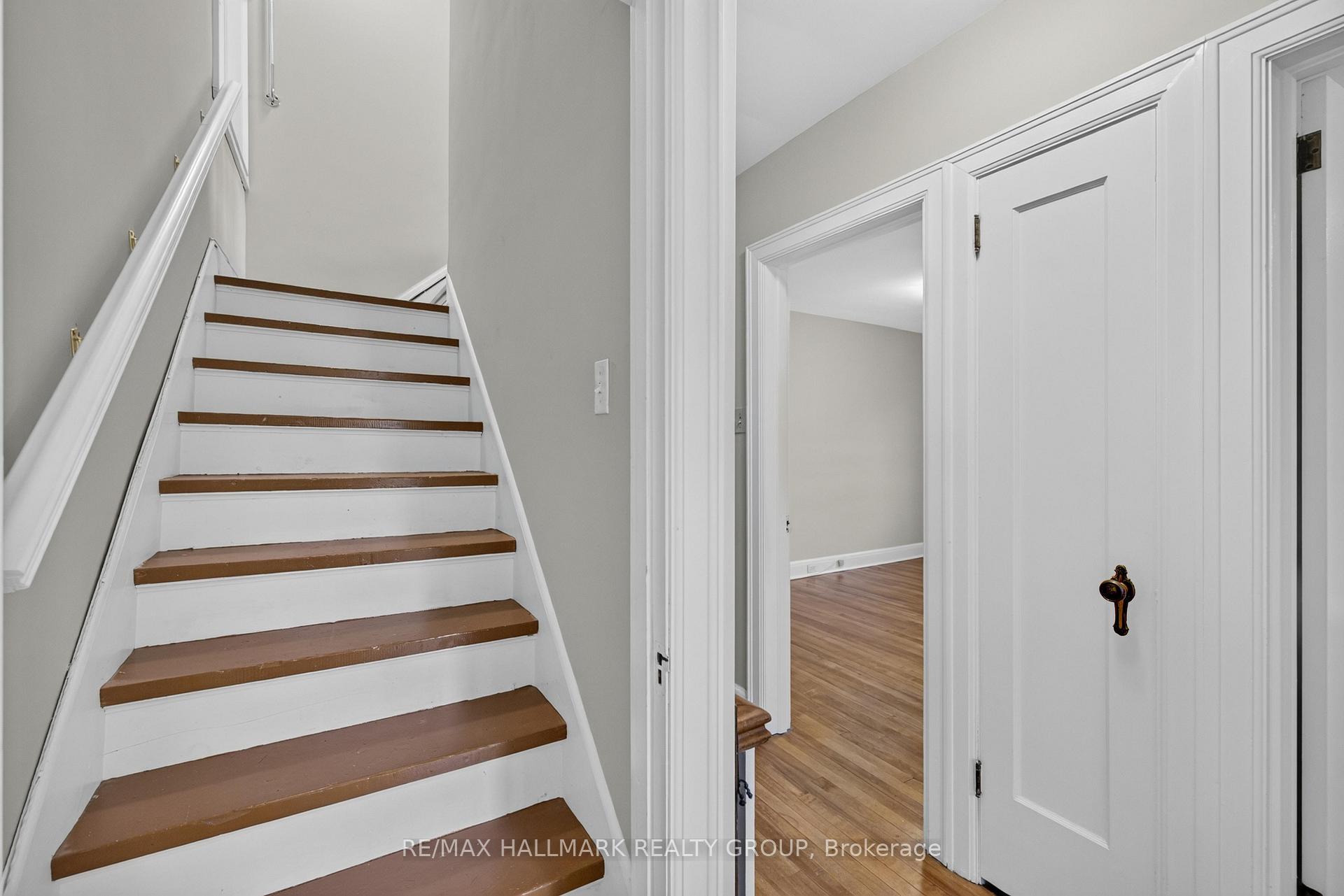 Photo 22 of 418 Hamilton Avenue S, Ottawa, Civic Hospital — HOMEH