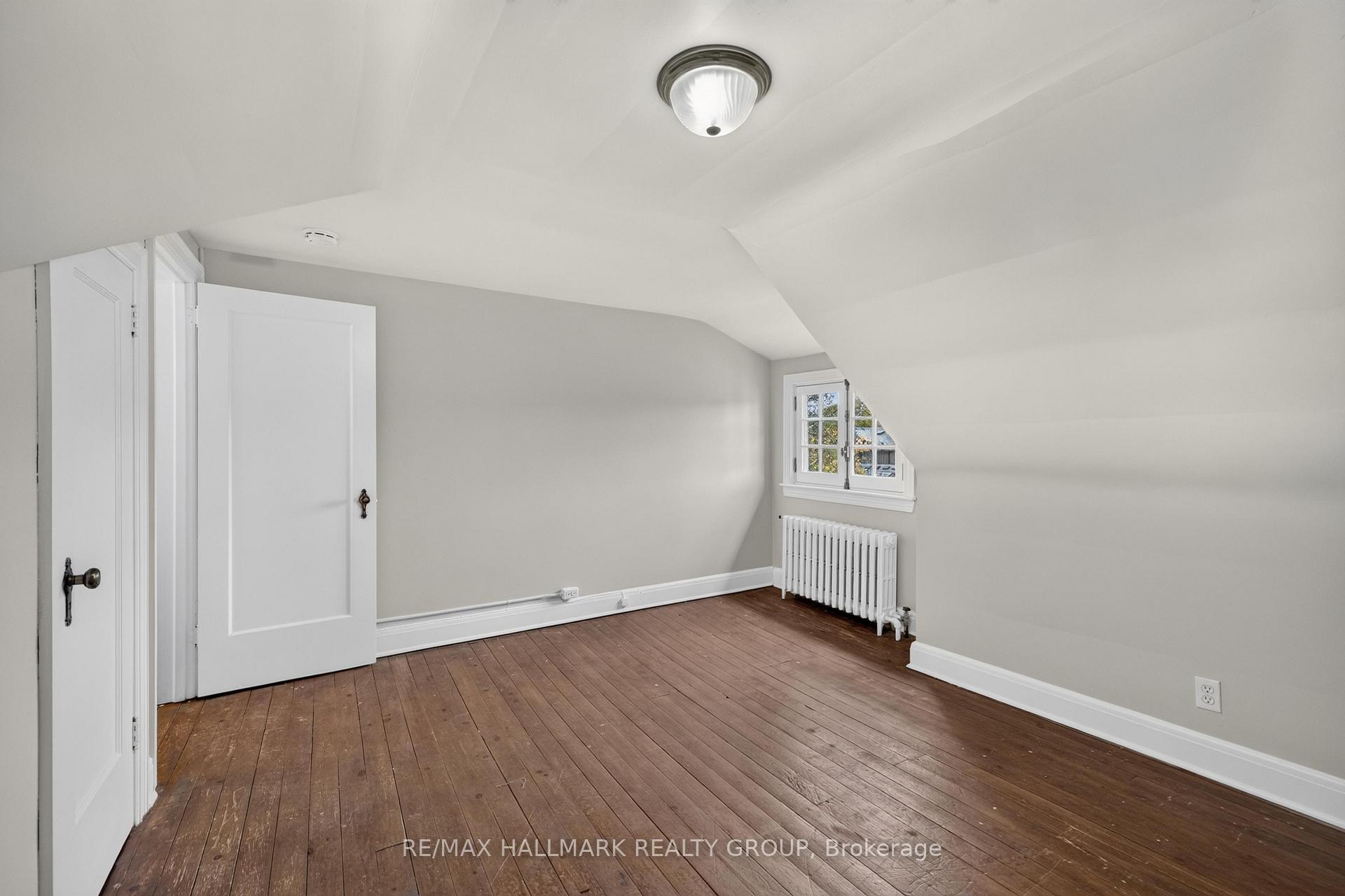 Photo 24 of 418 Hamilton Avenue S, Ottawa, Civic Hospital — HOMEH